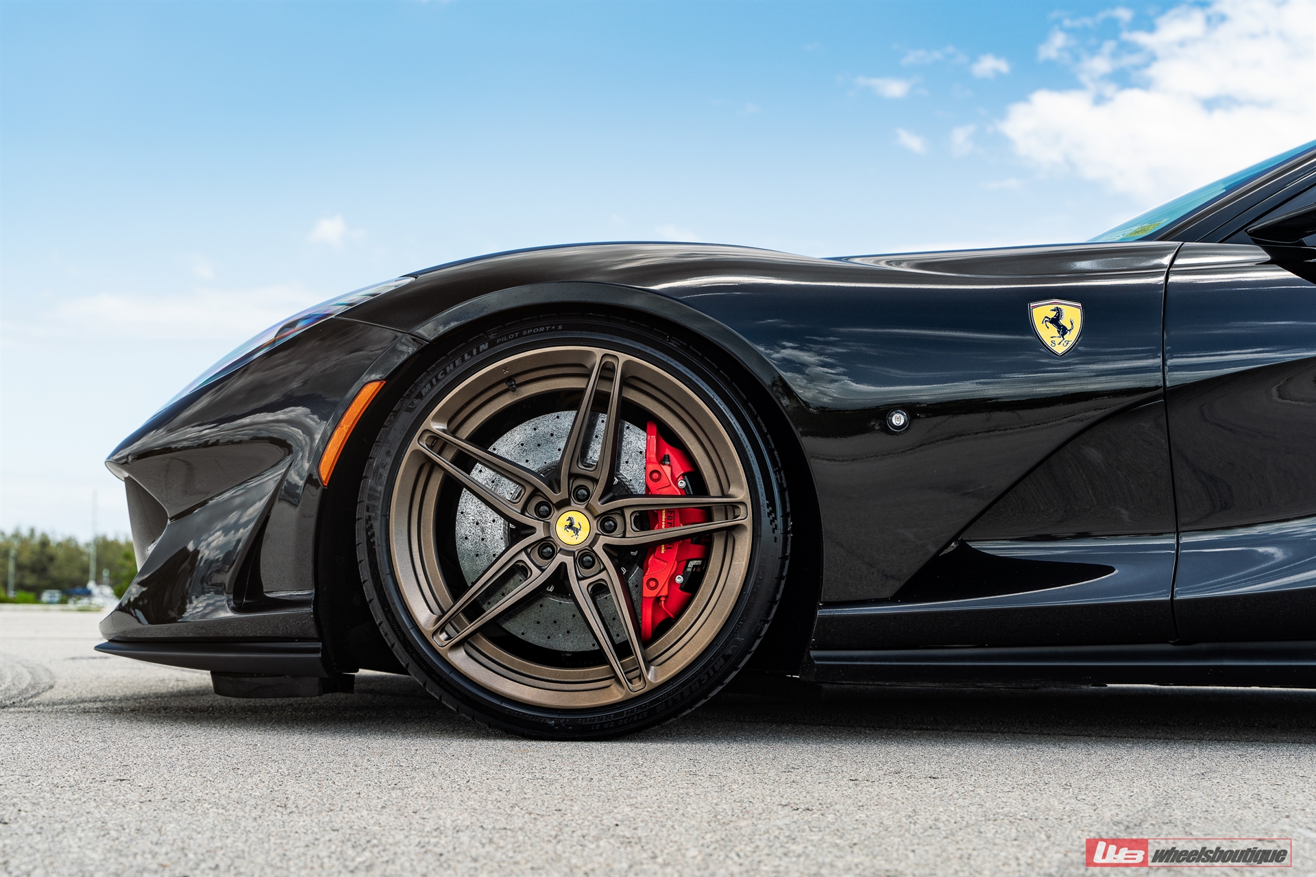 Ferrari 812 | Nero | on ANRKY AN27 | Satin Bronze