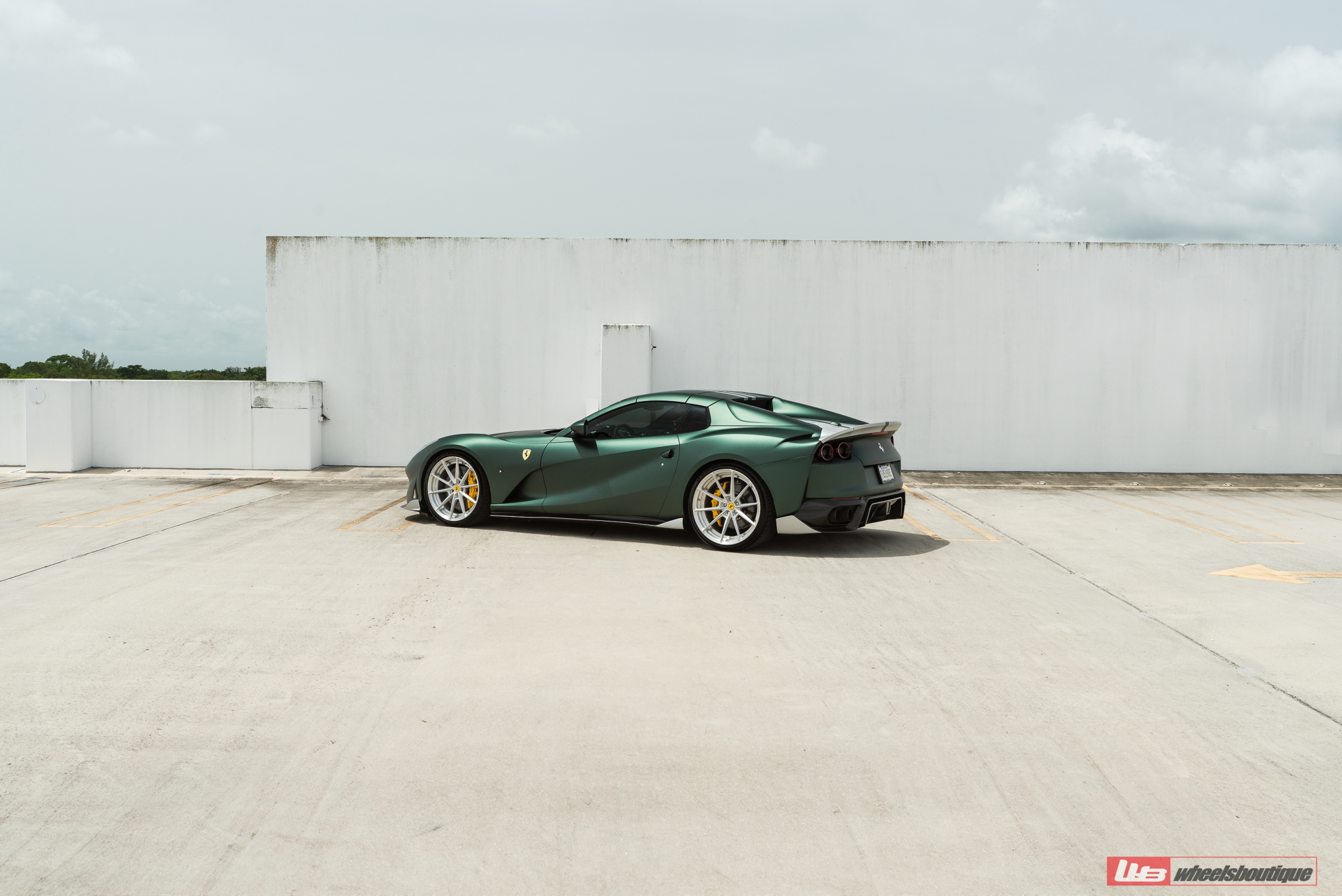 1016 Industries 812 GTS | Verde Bristish | on ANRKY AN28 | Brushed Clear