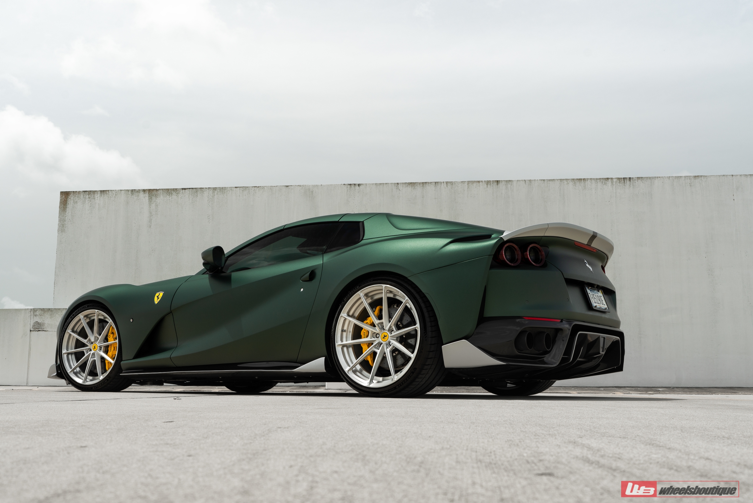 1016 Industries 812 GTS | Verde Bristish | on ANRKY AN28 | Brushed Clear