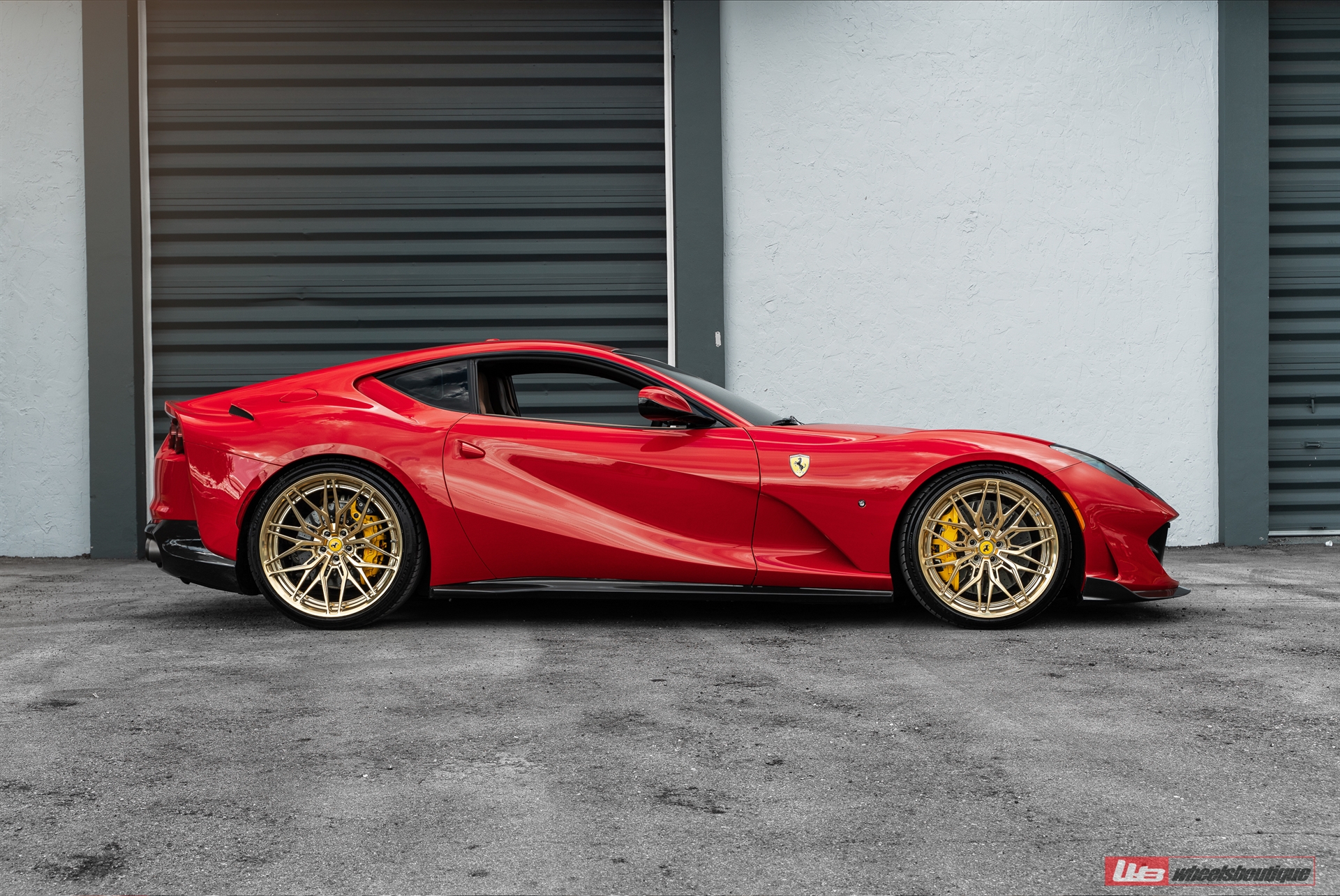 Ferrari 812 | Rosso Corsa | on ANRKY S2-X1 | Polished Gold