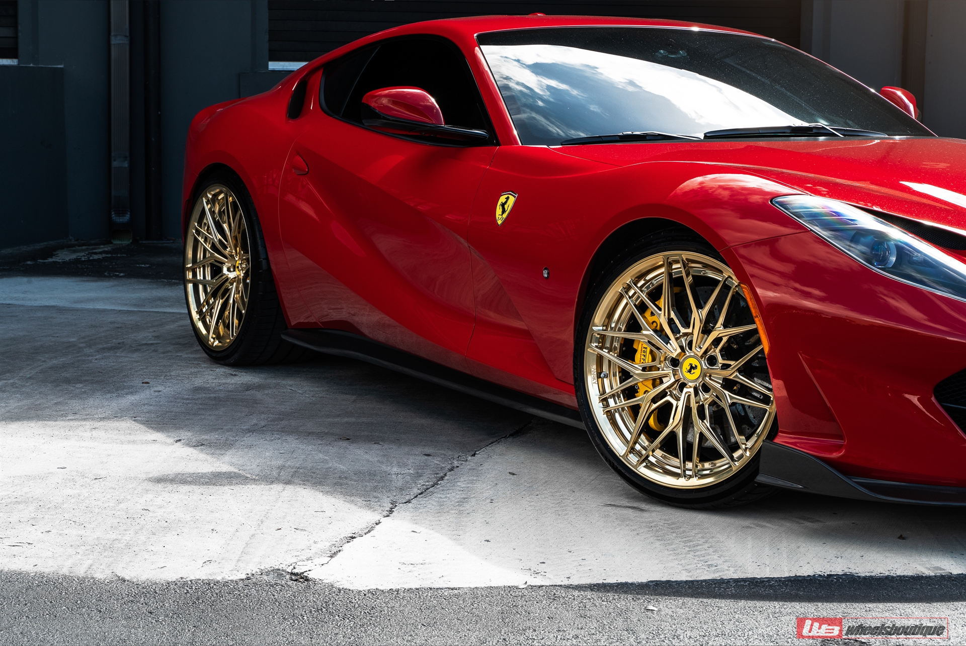 Ferrari 812 | Rosso Corsa | on ANRKY S2-X1 | Polished Gold