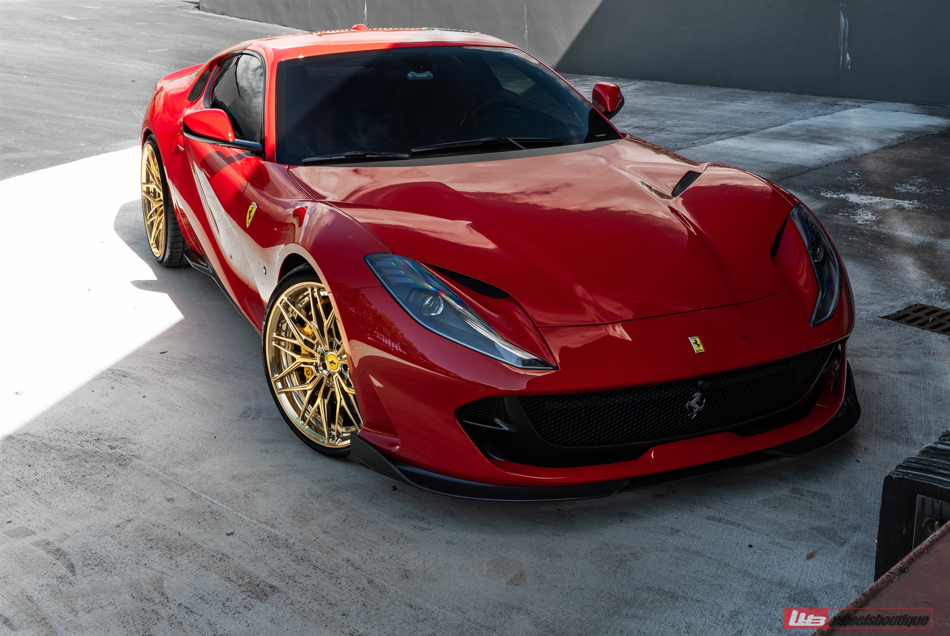 Ferrari 812 | Rosso Corsa | on ANRKY S2-X1 | Polished Gold