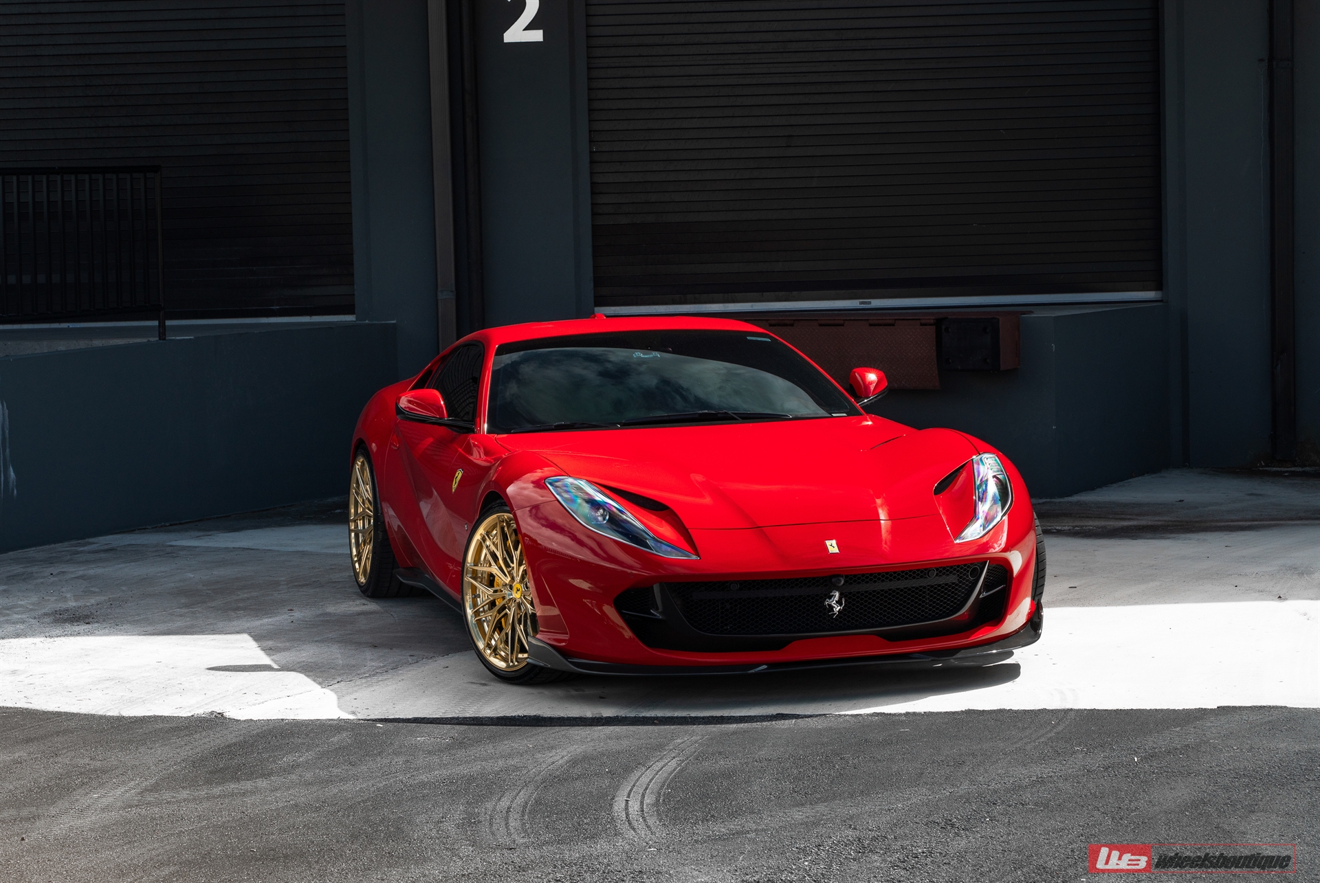 Ferrari 812 | Rosso Corsa | on ANRKY S2-X1 | Polished Gold