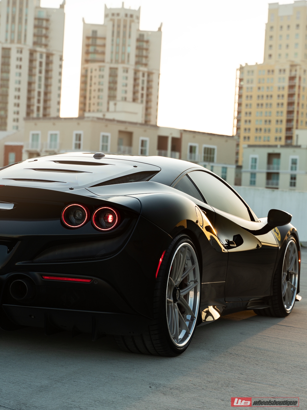 Ferrari F8 | Nero | ANRKY XR-301 | Satin White Gold