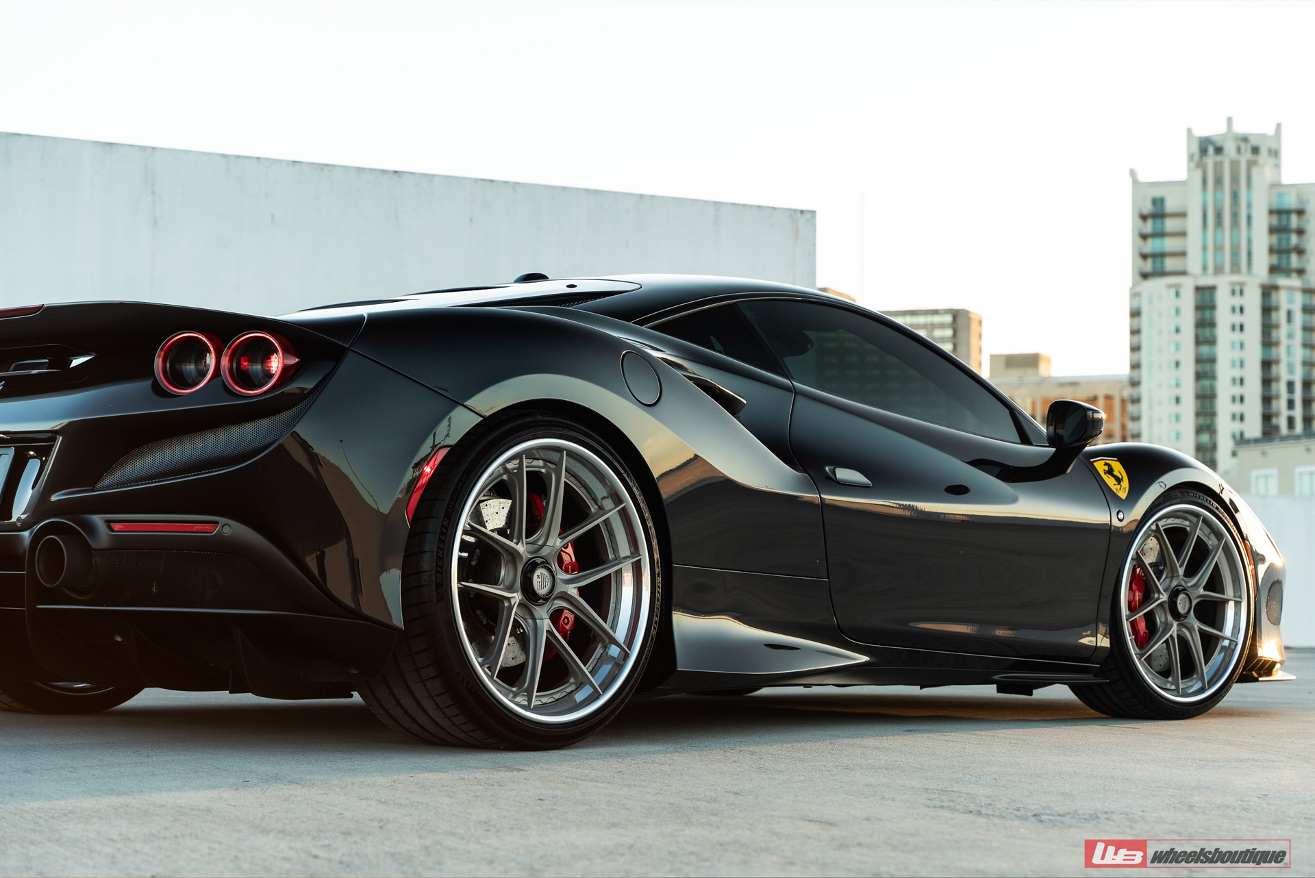 Ferrari F8 | Nero | ANRKY XR-301 | Satin White Gold