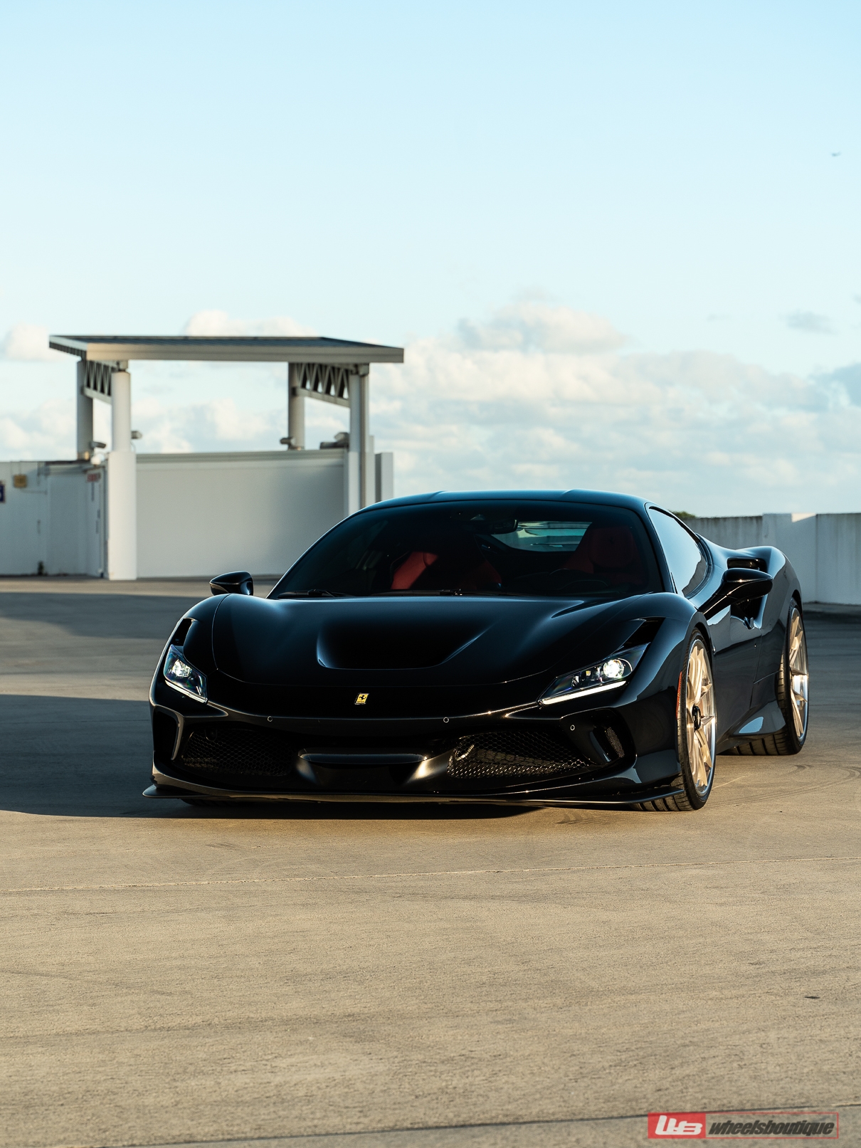Ferrari F8 | Nero | ANRKY XR-301 | Satin White Gold