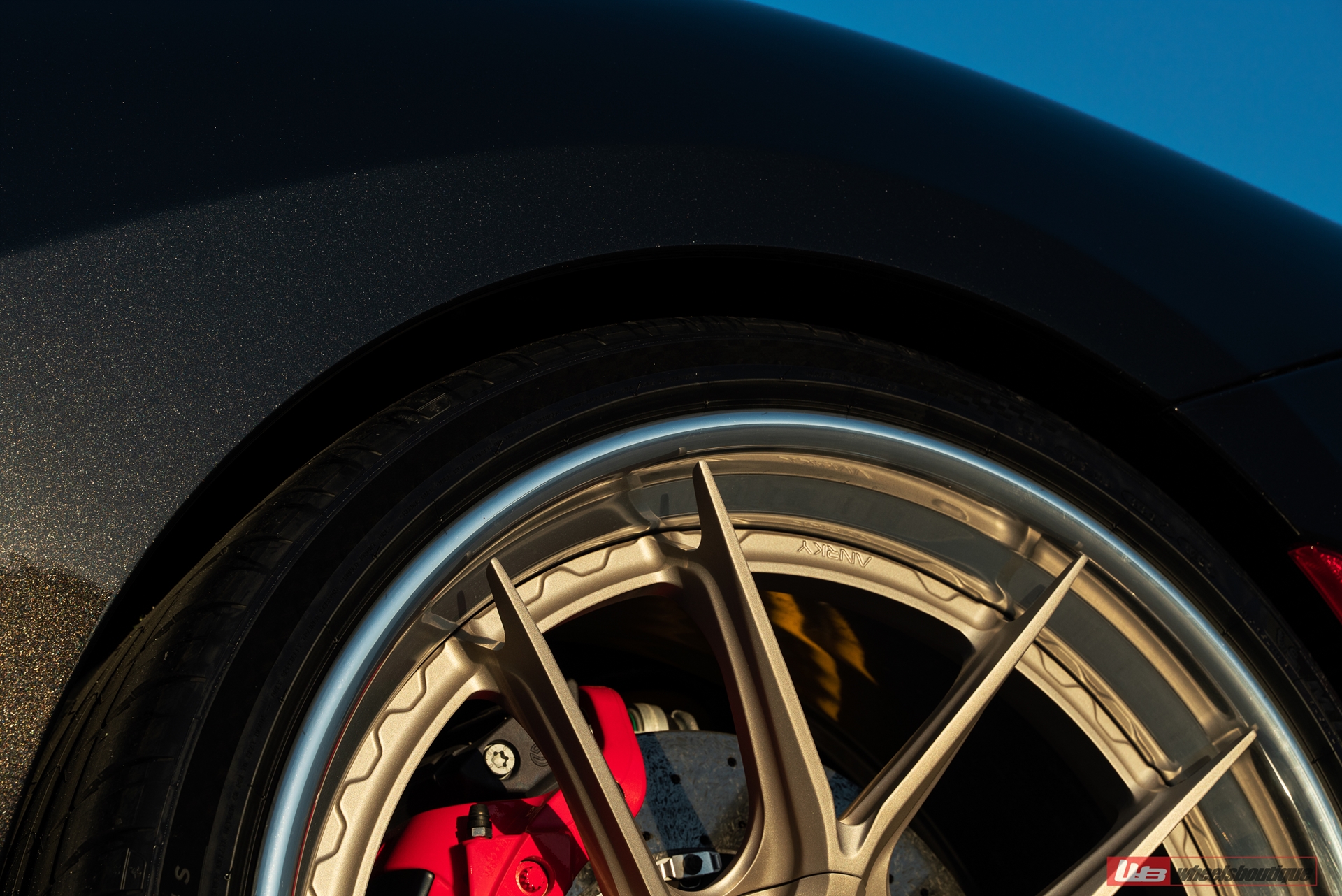 Ferrari F8 | Nero | ANRKY XR-301 | Satin White Gold