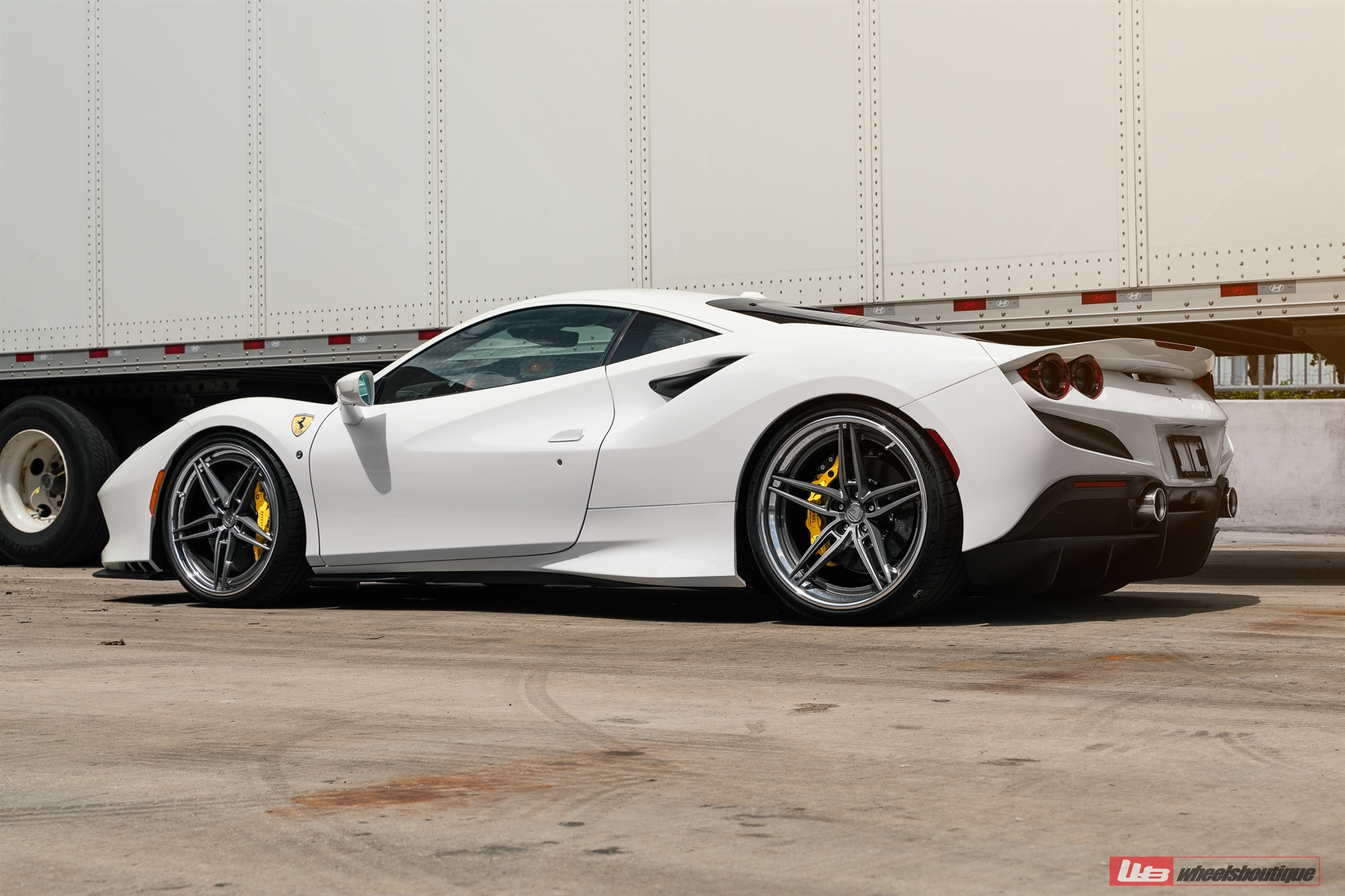 Ferrari F8 | Bianco Avus | on ANRKY AN37 | Satin Charcoal