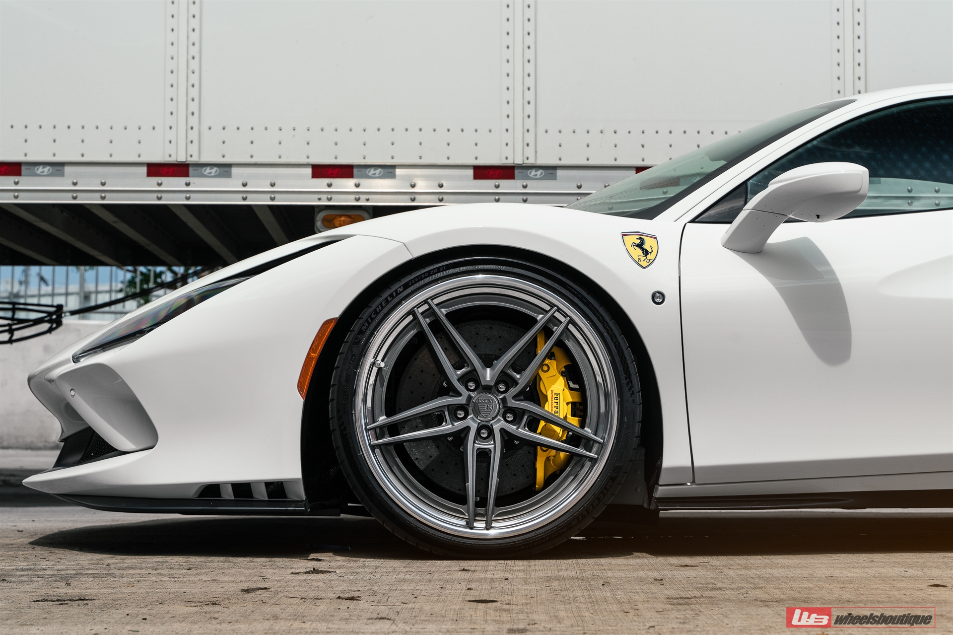 Ferrari F8 | Bianco Avus | on ANRKY AN37 | Satin Charcoal