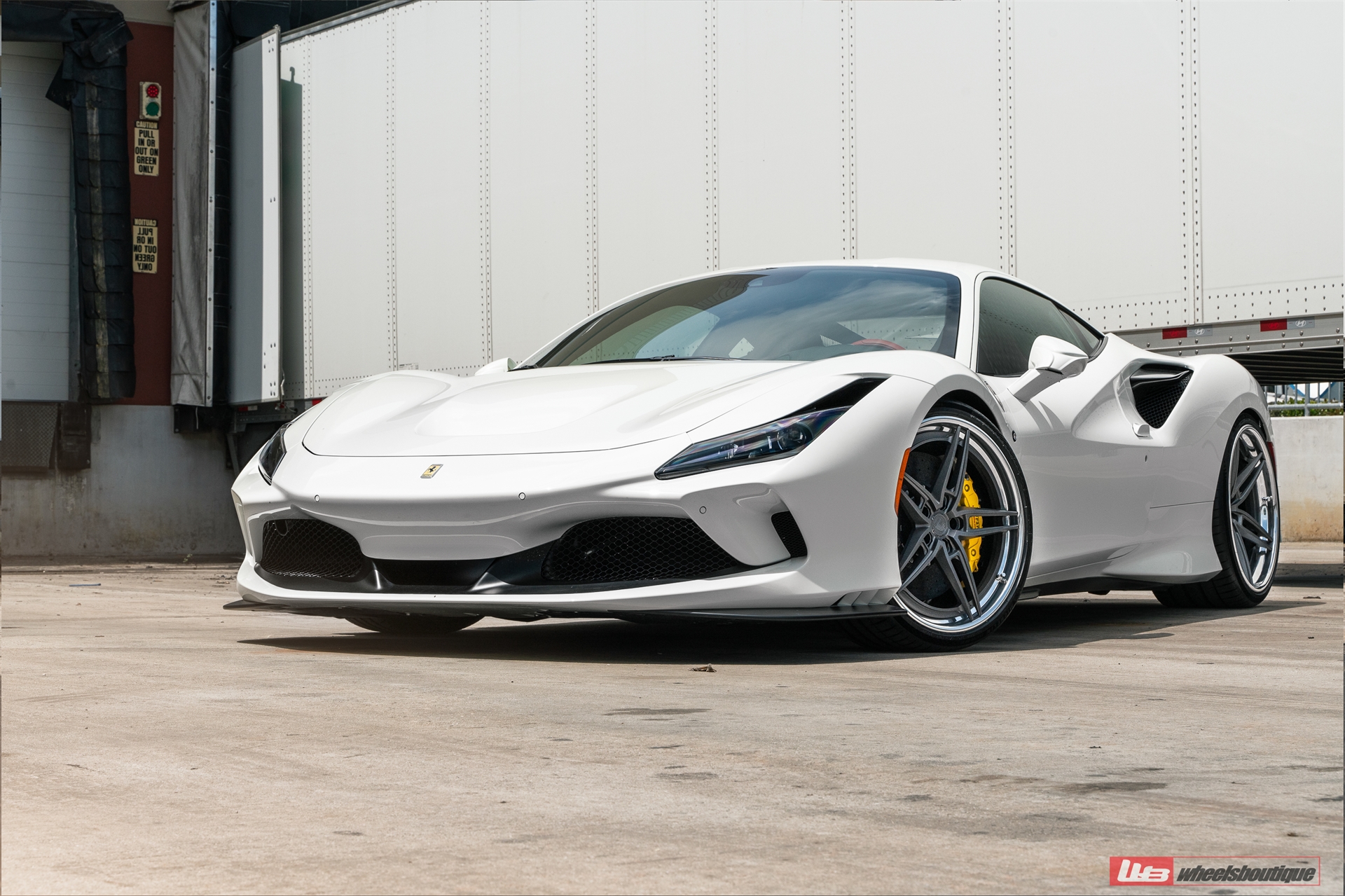 Ferrari F8 | Bianco Avus | on ANRKY AN37 | Satin Charcoal