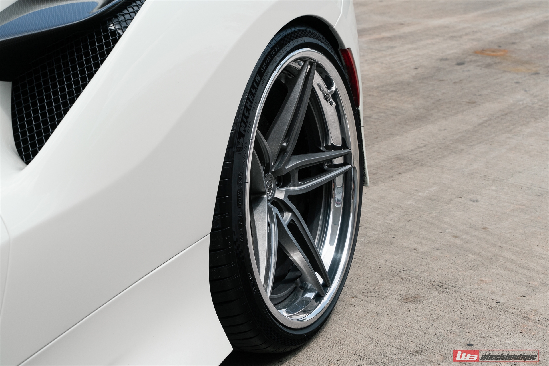 Ferrari F8 | Bianco Avus | on ANRKY AN37 | Satin Charcoal