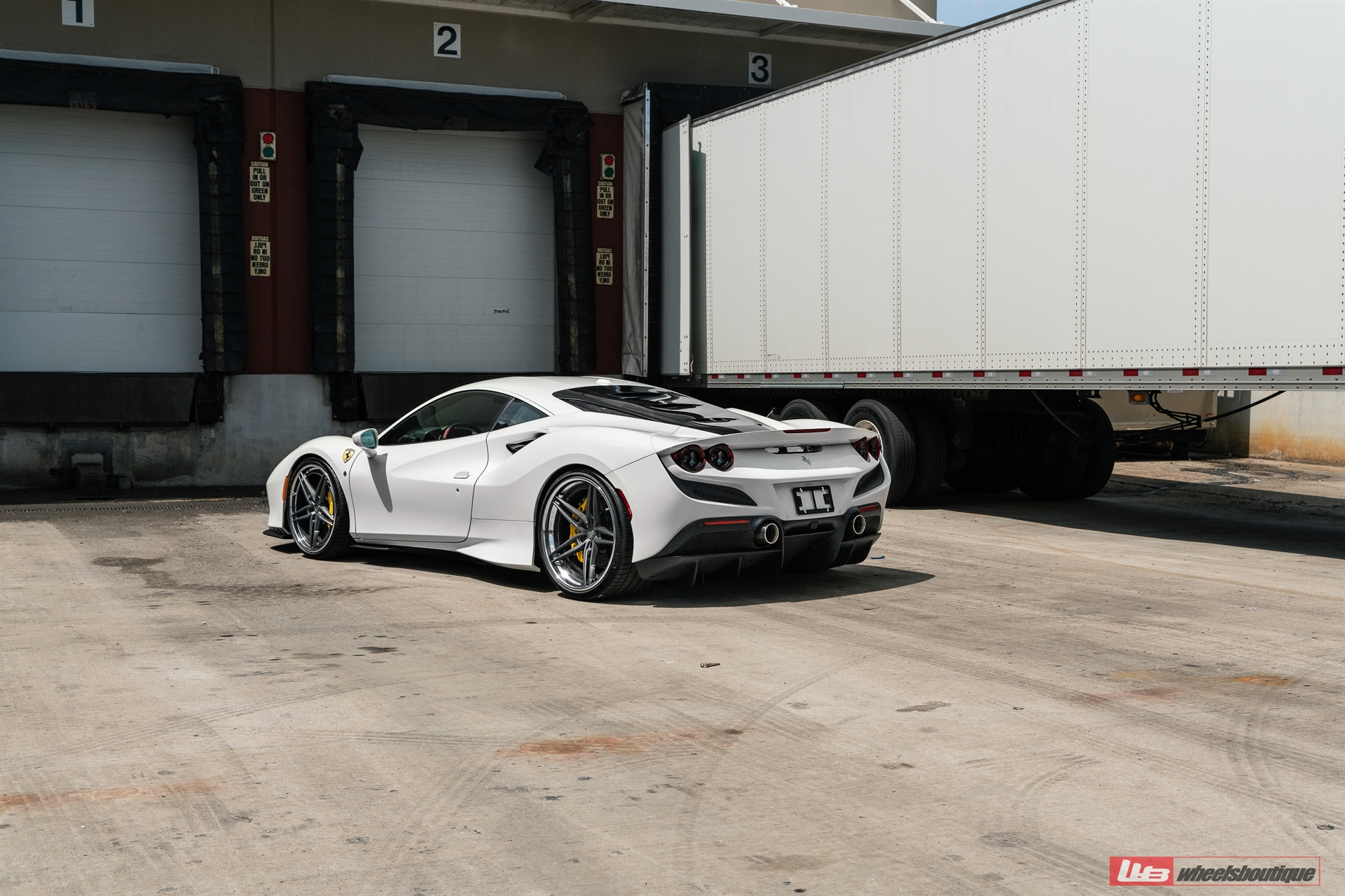 Ferrari F8 | Bianco Avus | on ANRKY AN37 | Satin Charcoal