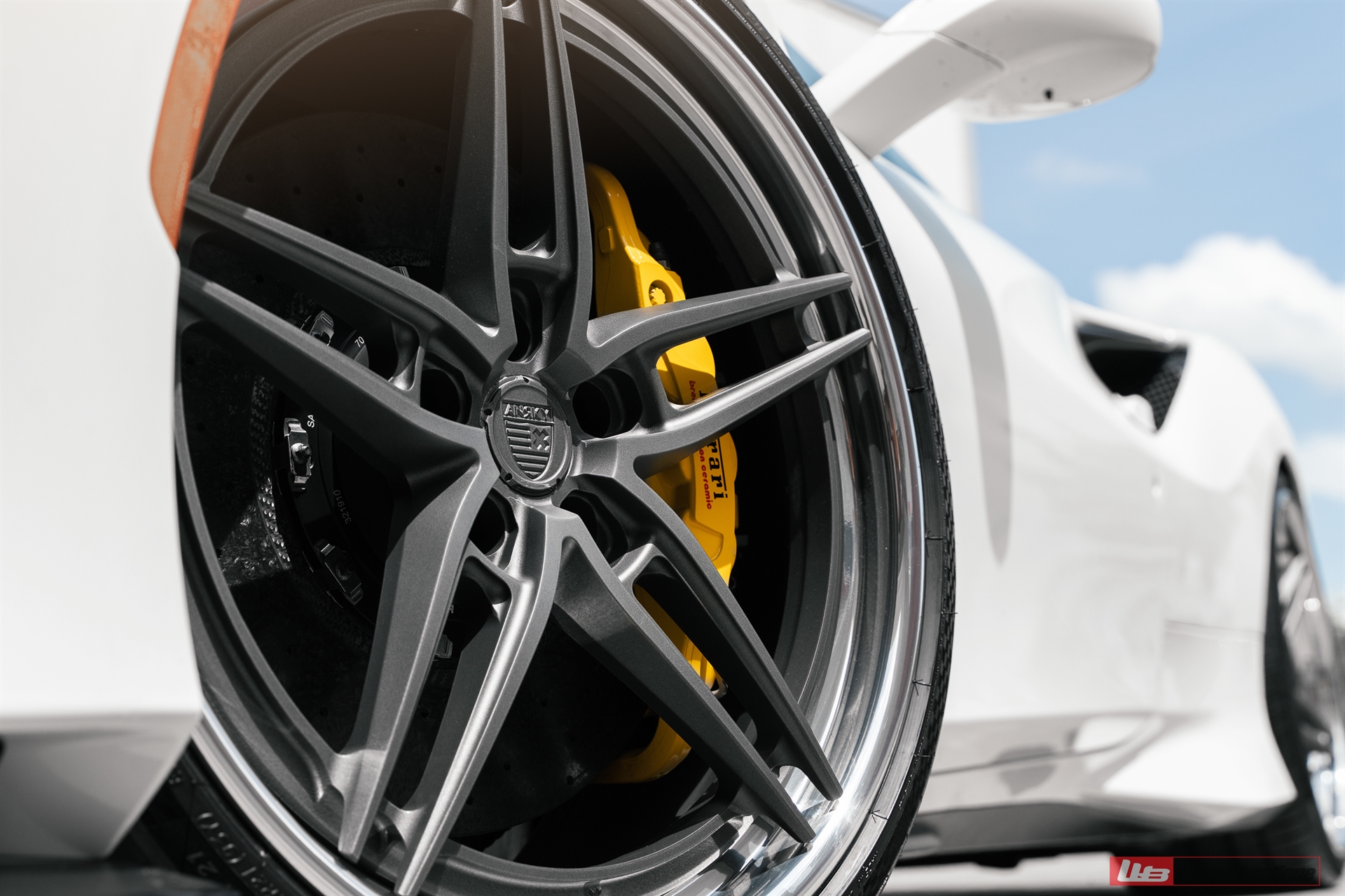 Ferrari F8 | Bianco Avus | on ANRKY AN37 | Satin Charcoal