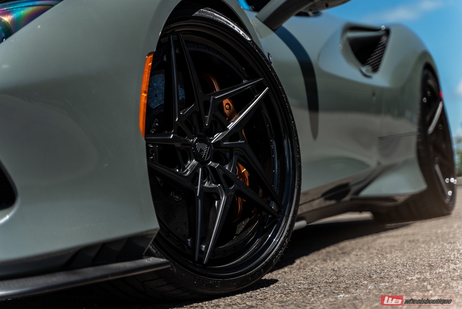 Ferrari F8 Spider | Grigio Medio | on ANRKY S3-X3 | Satin Black