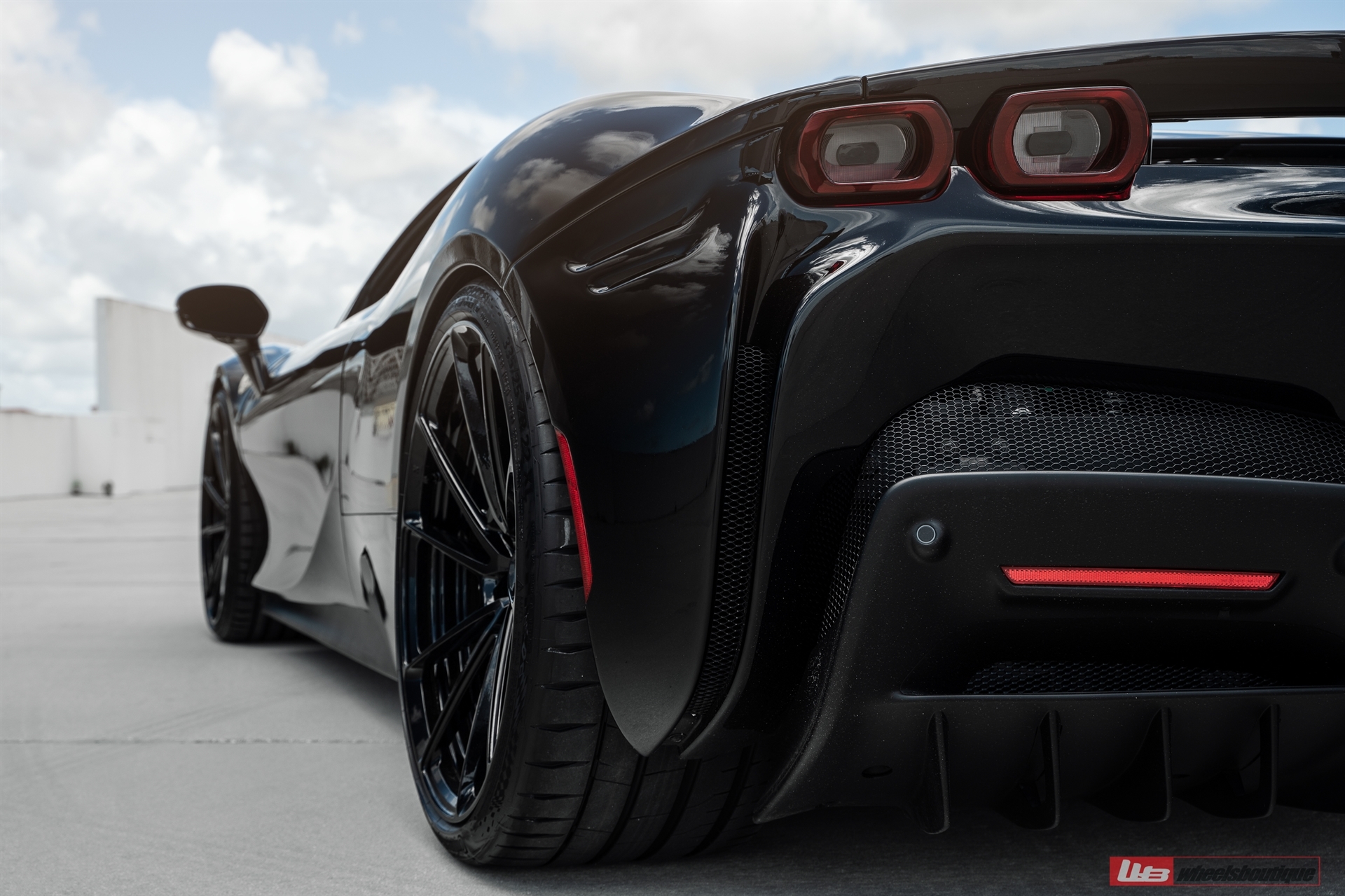 Ferrari SF90 | Nero | on ANRKY AN23 | Gloss Black