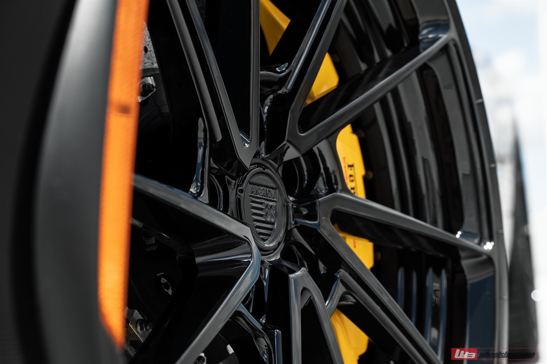 Ferrari SF90 | Nero | on ANRKY AN23 | Gloss Black