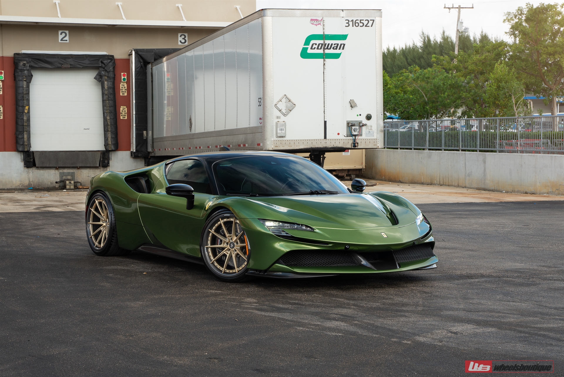 Ferrari SF90 | Python Green | on ANRKY AN38 | Frozen Polished Gold