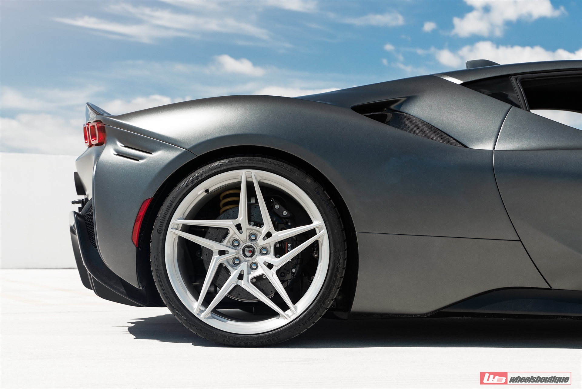 Ferrari SF90 | Grigio Silverstone | on ANRKY S1-X3 | Brushed Clear