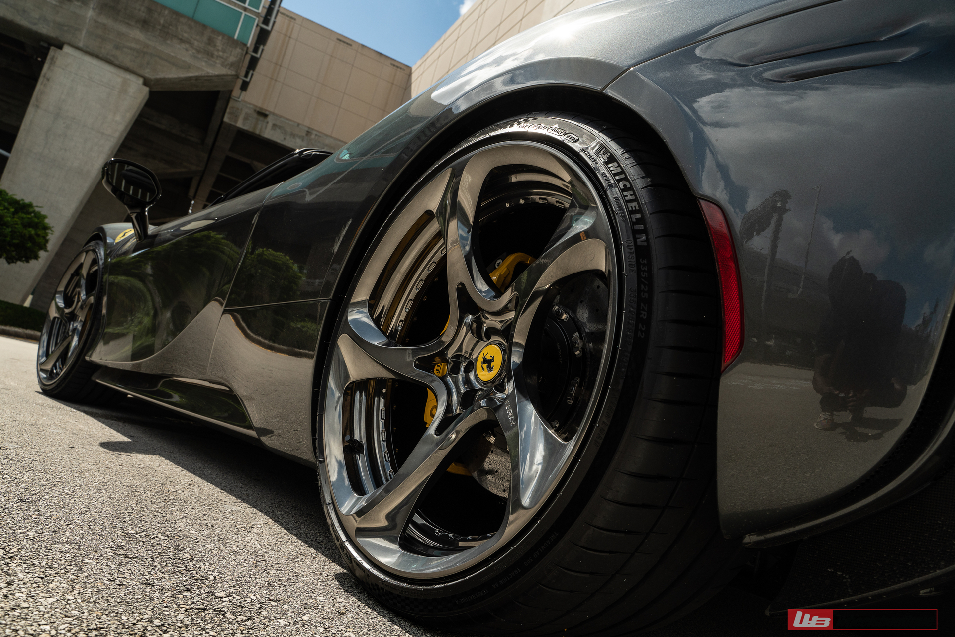 Ferrari SF90 Spider | Grigio Silverstone | on ANRKY XR-205 | Mirror Polished Smoke