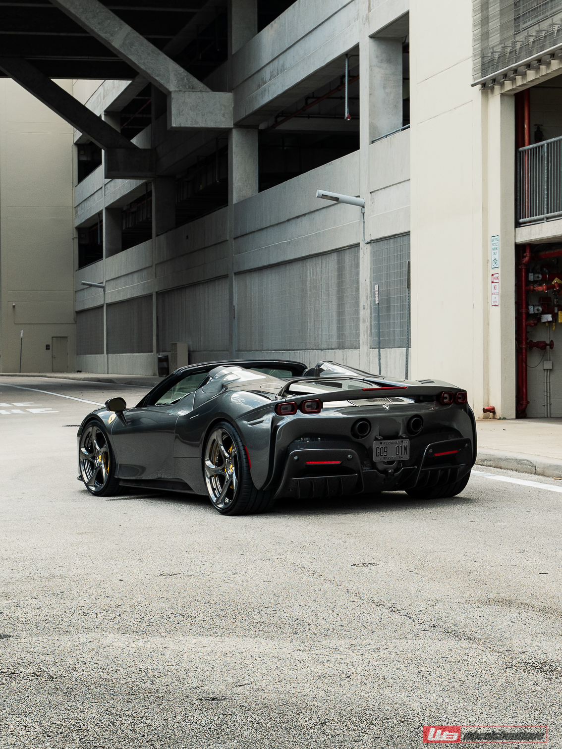 Ferrari SF90 Spider | Grigio Silverstone | on ANRKY XR-205 | Mirror Polished Smoke