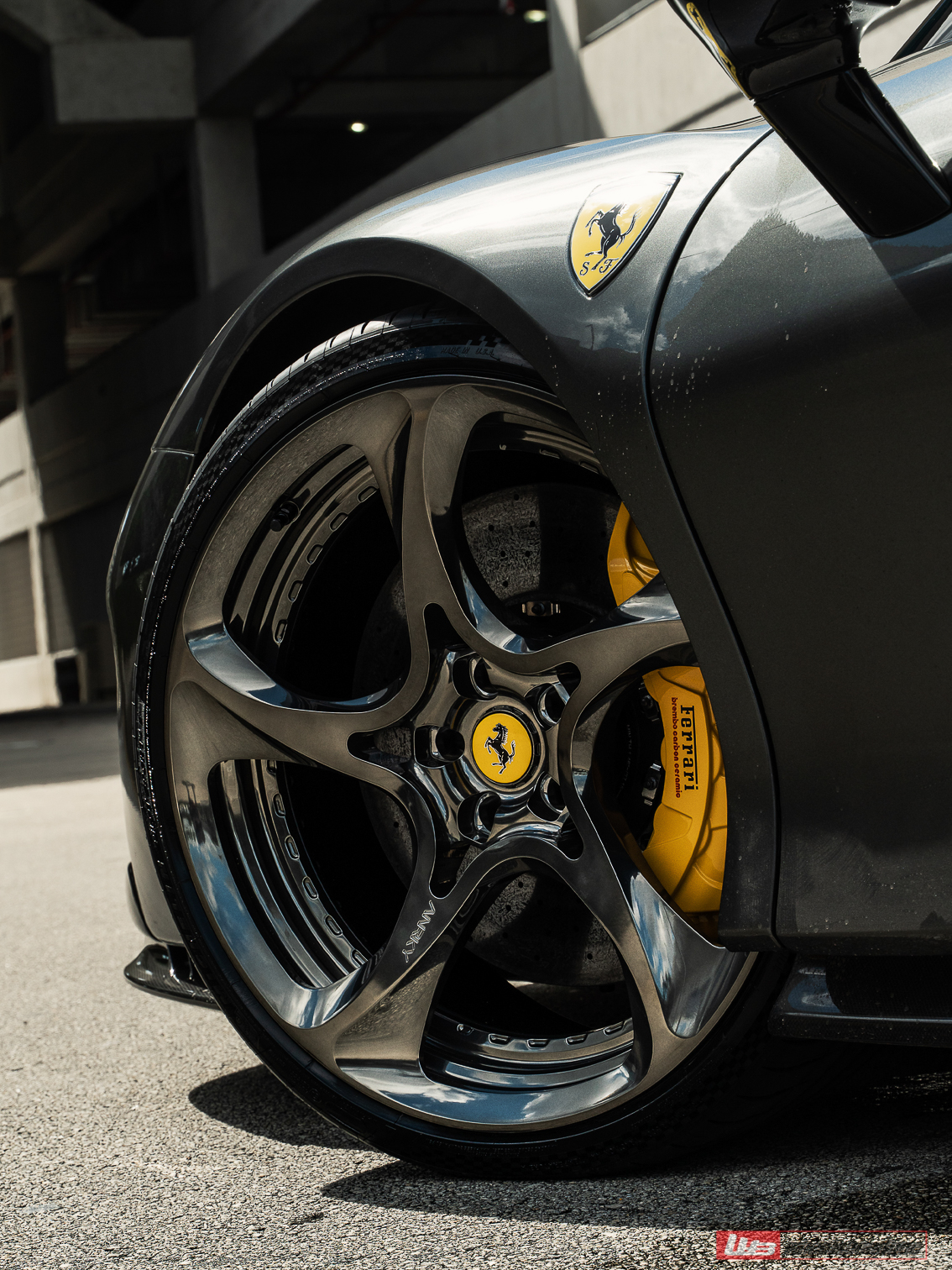 Ferrari SF90 Spider | Grigio Silverstone | on ANRKY XR-205 | Mirror Polished Smoke