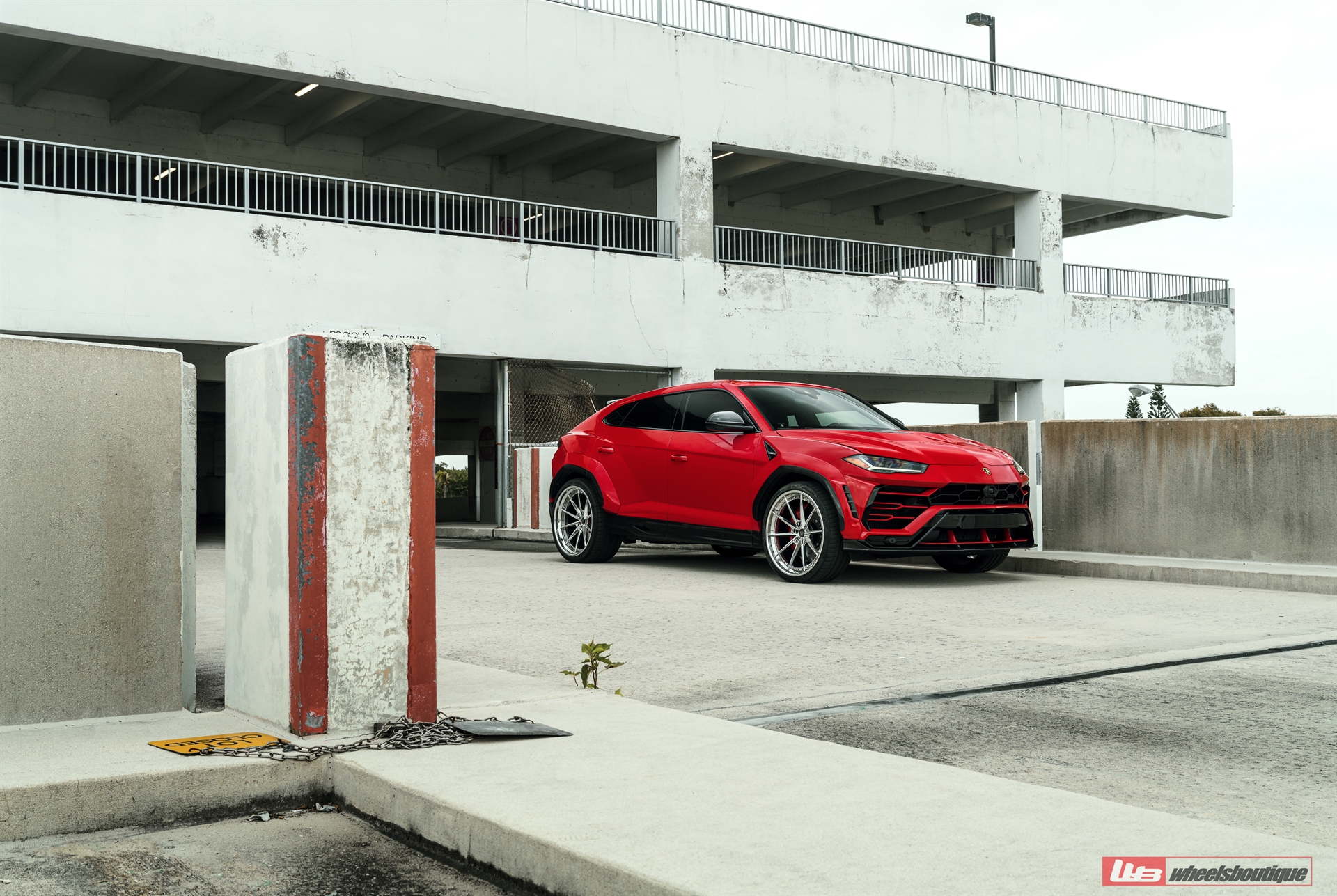 1016 Industries: Urus | | on ANRKY AN38 | Polished Clear