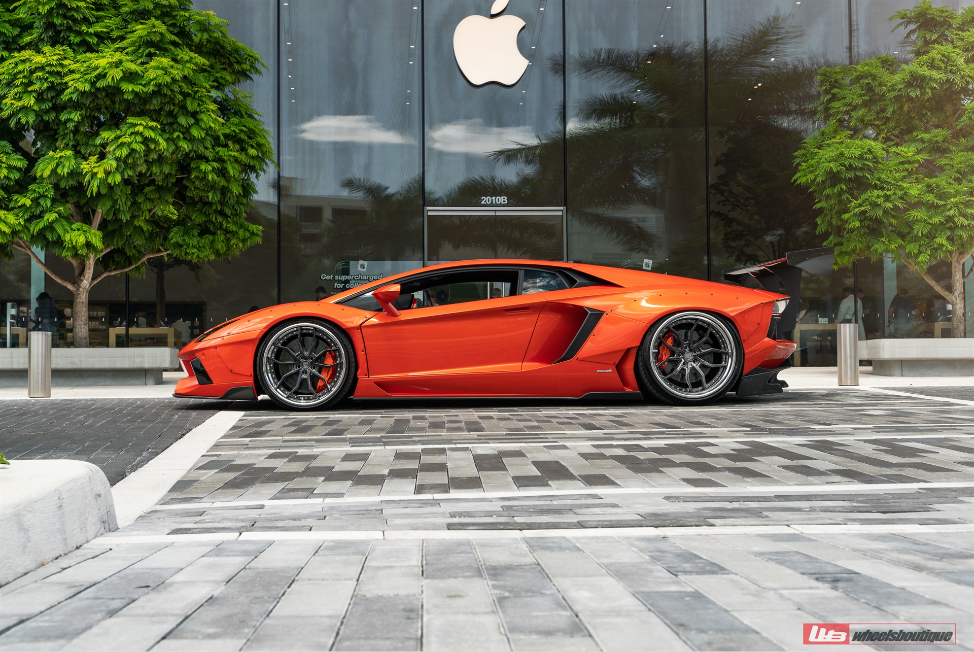 Liberty Walk: Widebody Aventador | | on ANRKY AN31 | Brushed Smoke