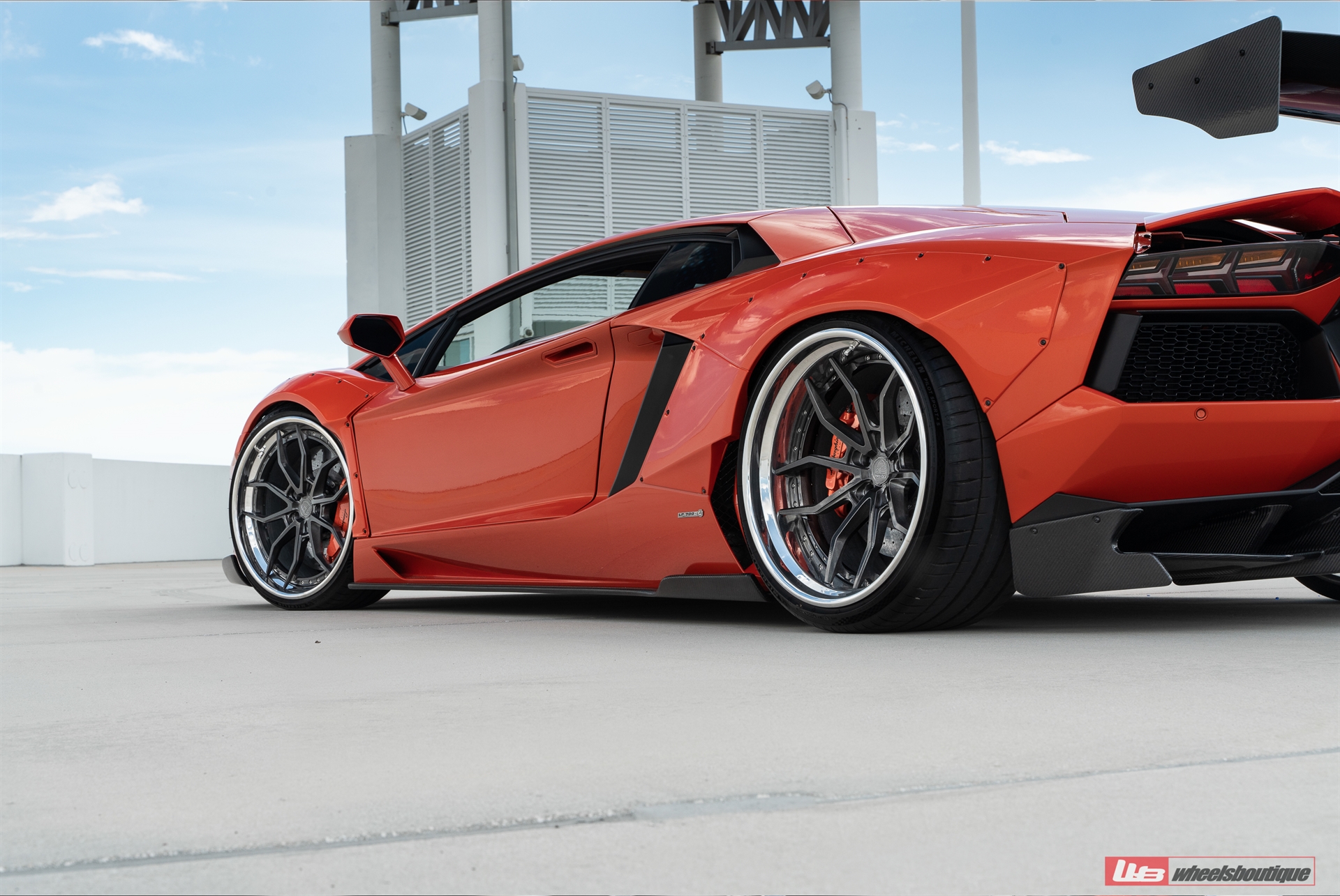 Liberty Walk: Widebody Aventador | | on ANRKY AN31 | Brushed Smoke
