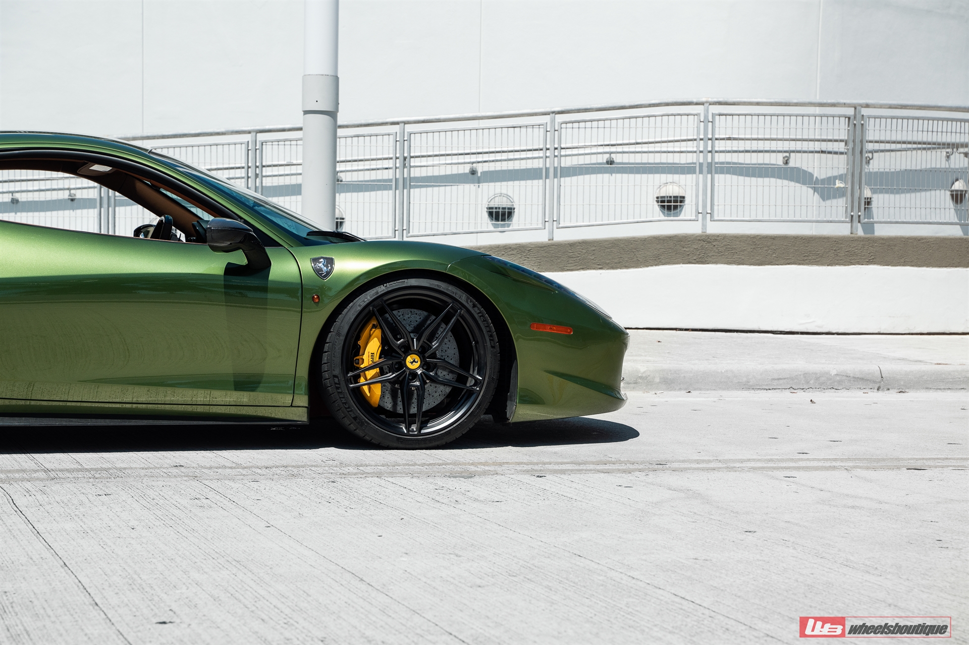 Ferrari 458 | Python Green | on ANRKY AN17 | Satin Black