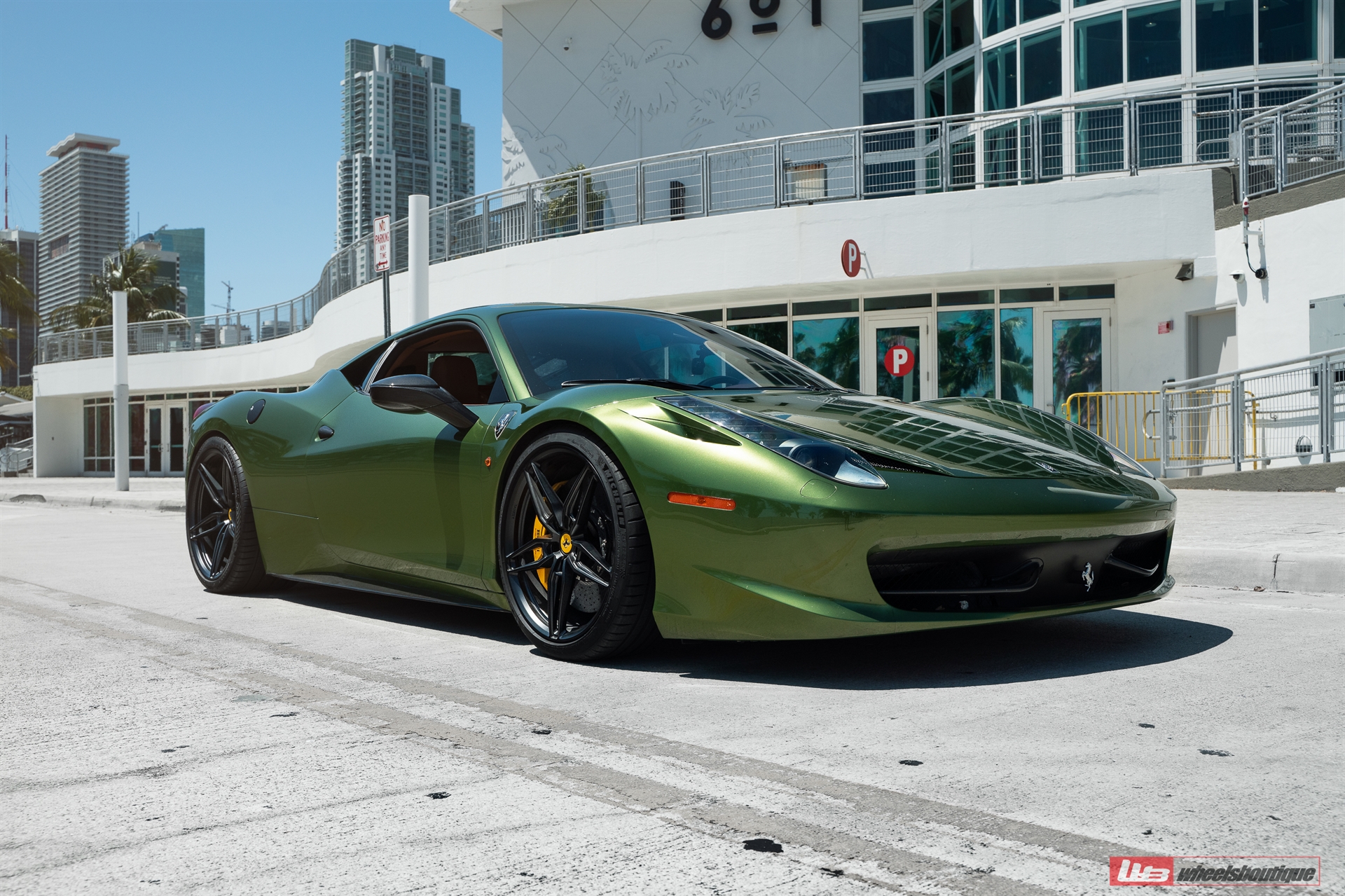 Ferrari 458 | Python Green | on ANRKY AN17 | Satin Black