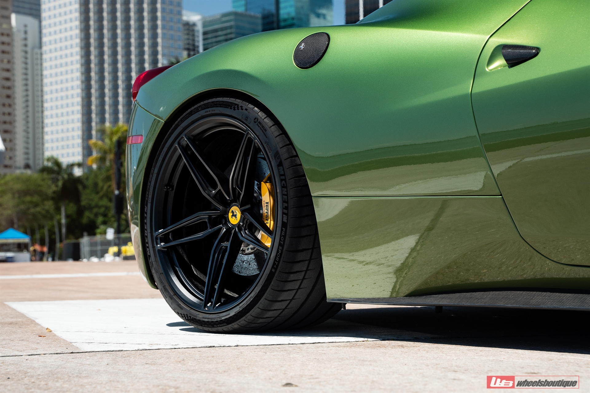 Ferrari 458 | Python Green | on ANRKY AN17 | Satin Black