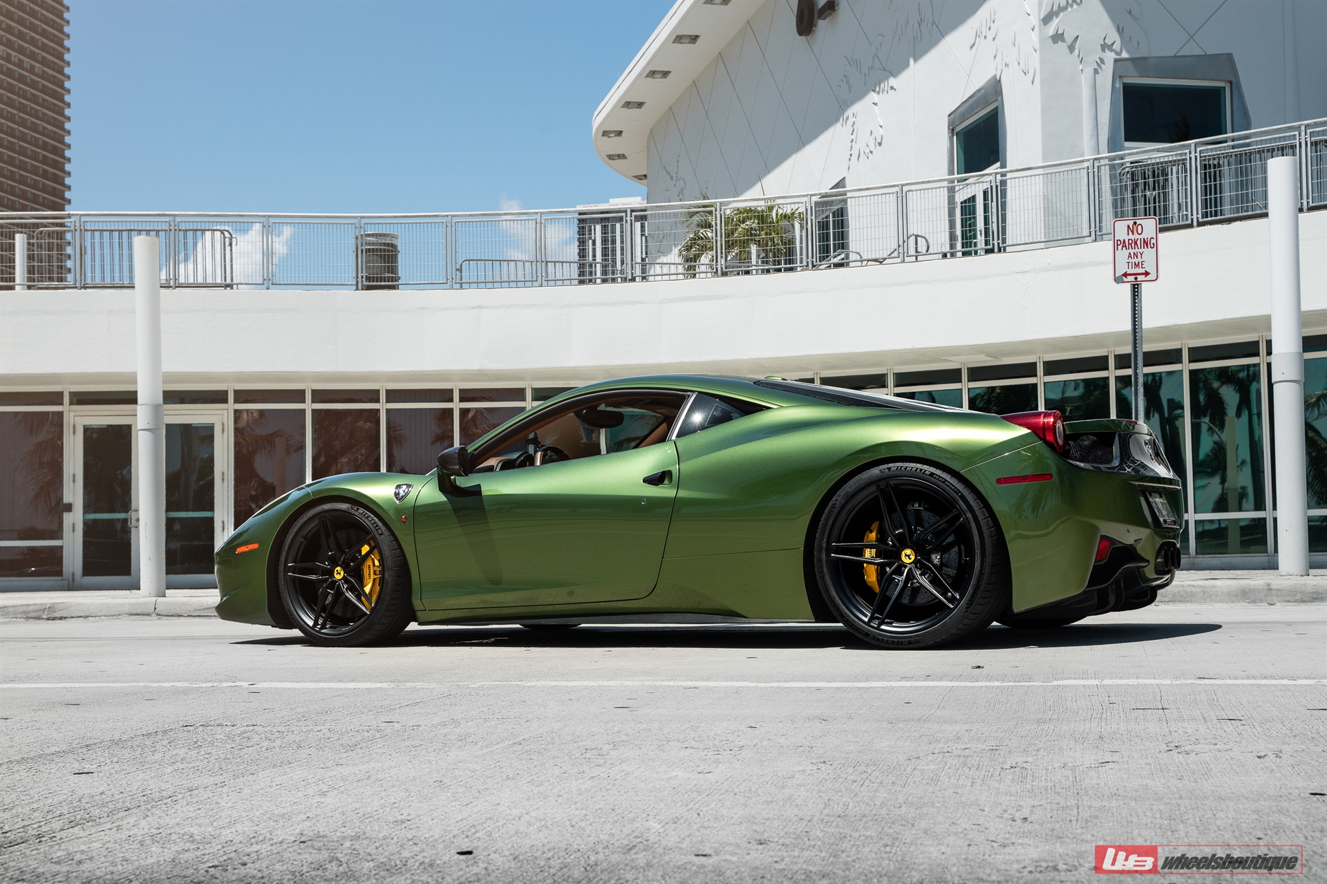 Ferrari 458 | Python Green | on ANRKY AN17 | Satin Black