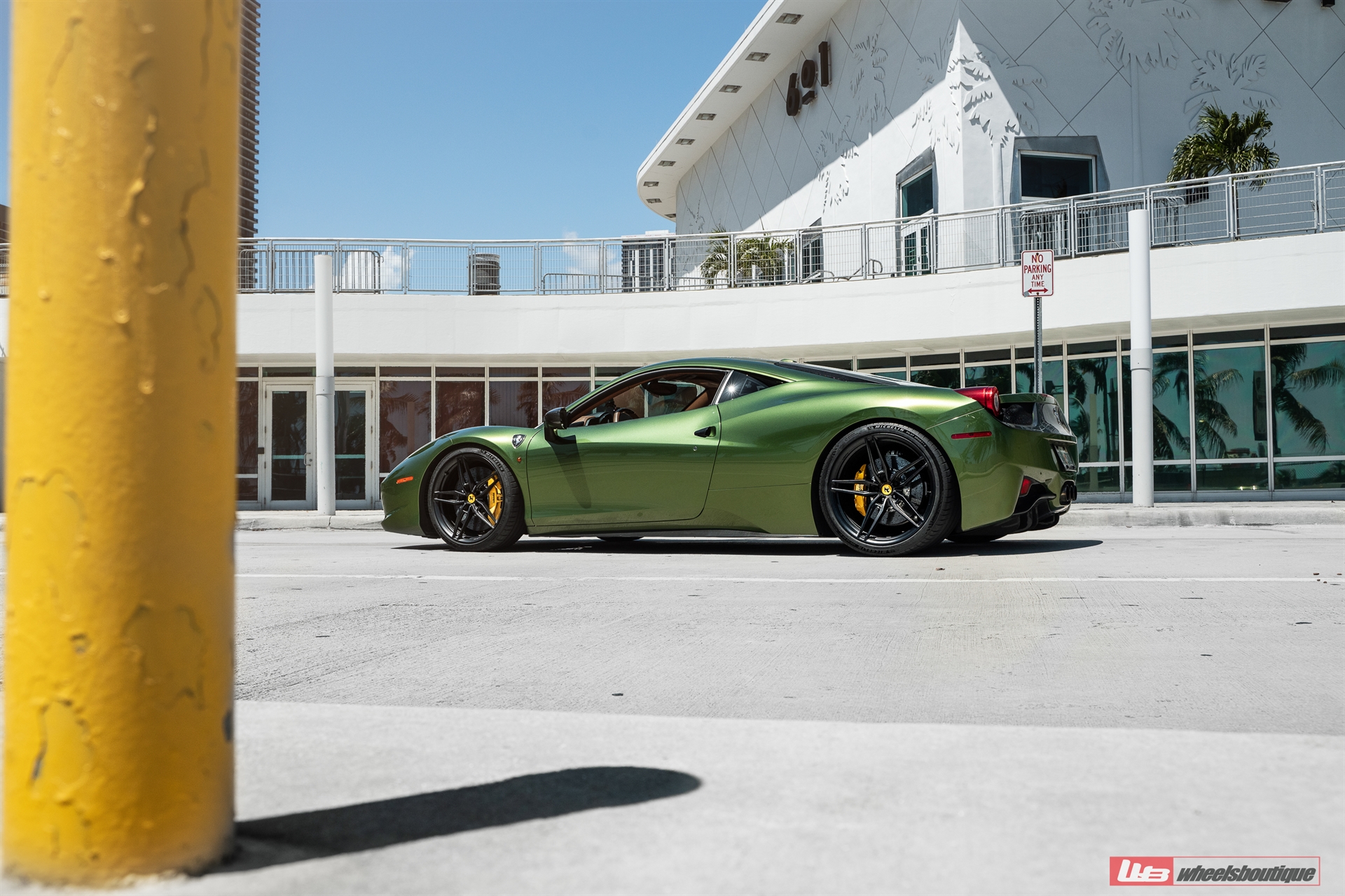 Ferrari 458 | Python Green | on ANRKY AN17 | Satin Black