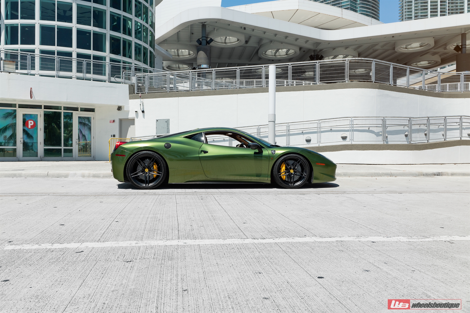 Ferrari 458 | Python Green | on ANRKY AN17 | Satin Black