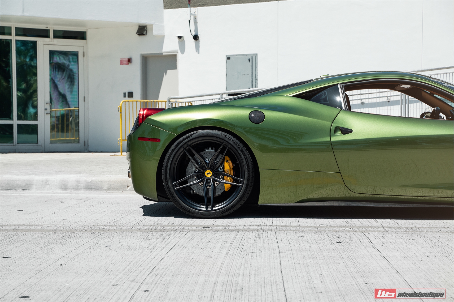 Ferrari 458 | Python Green | on ANRKY AN17 | Satin Black