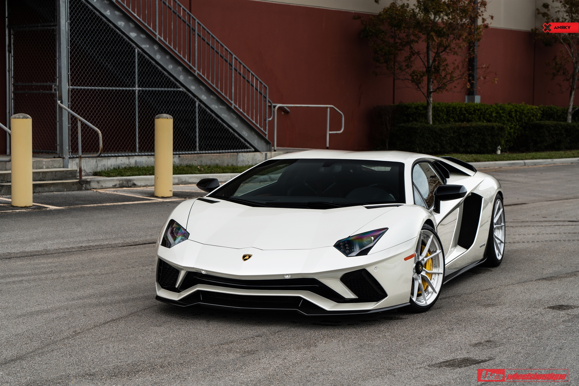 Lamborghini Aventador S | | on ANRKY AN22 | Brushed Clear