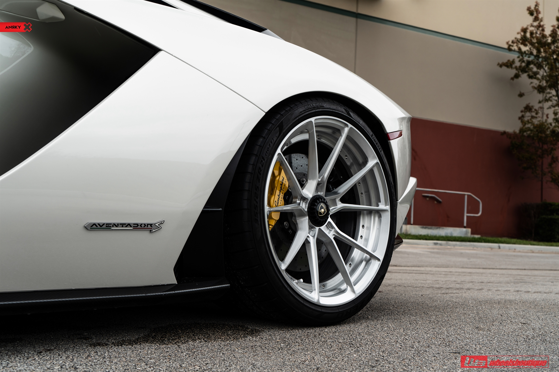 Lamborghini Aventador S | | on ANRKY AN22 | Brushed Clear