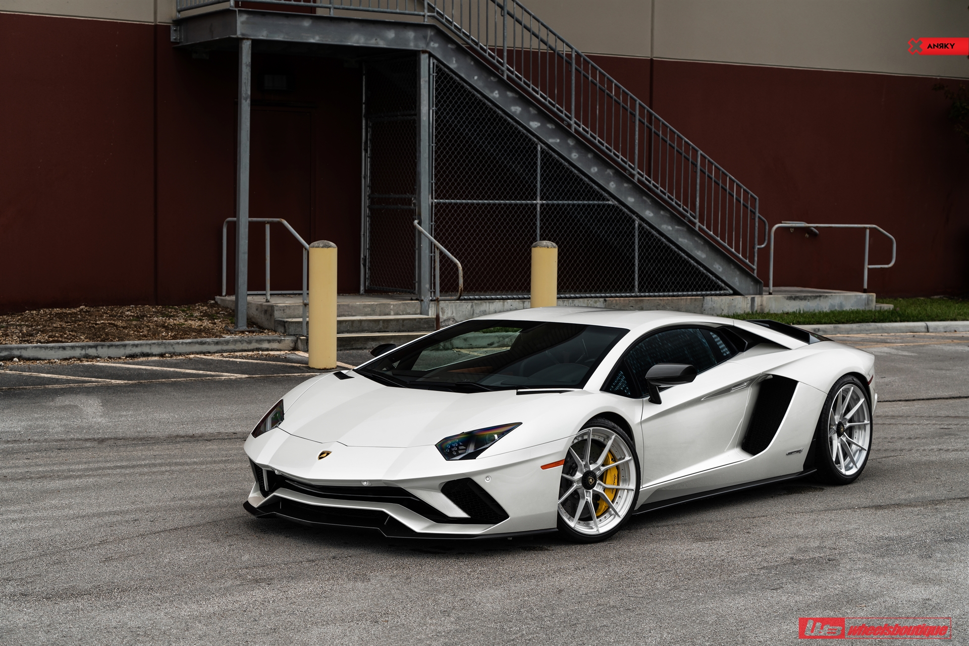 Lamborghini Aventador S | | on ANRKY AN22 | Brushed Clear