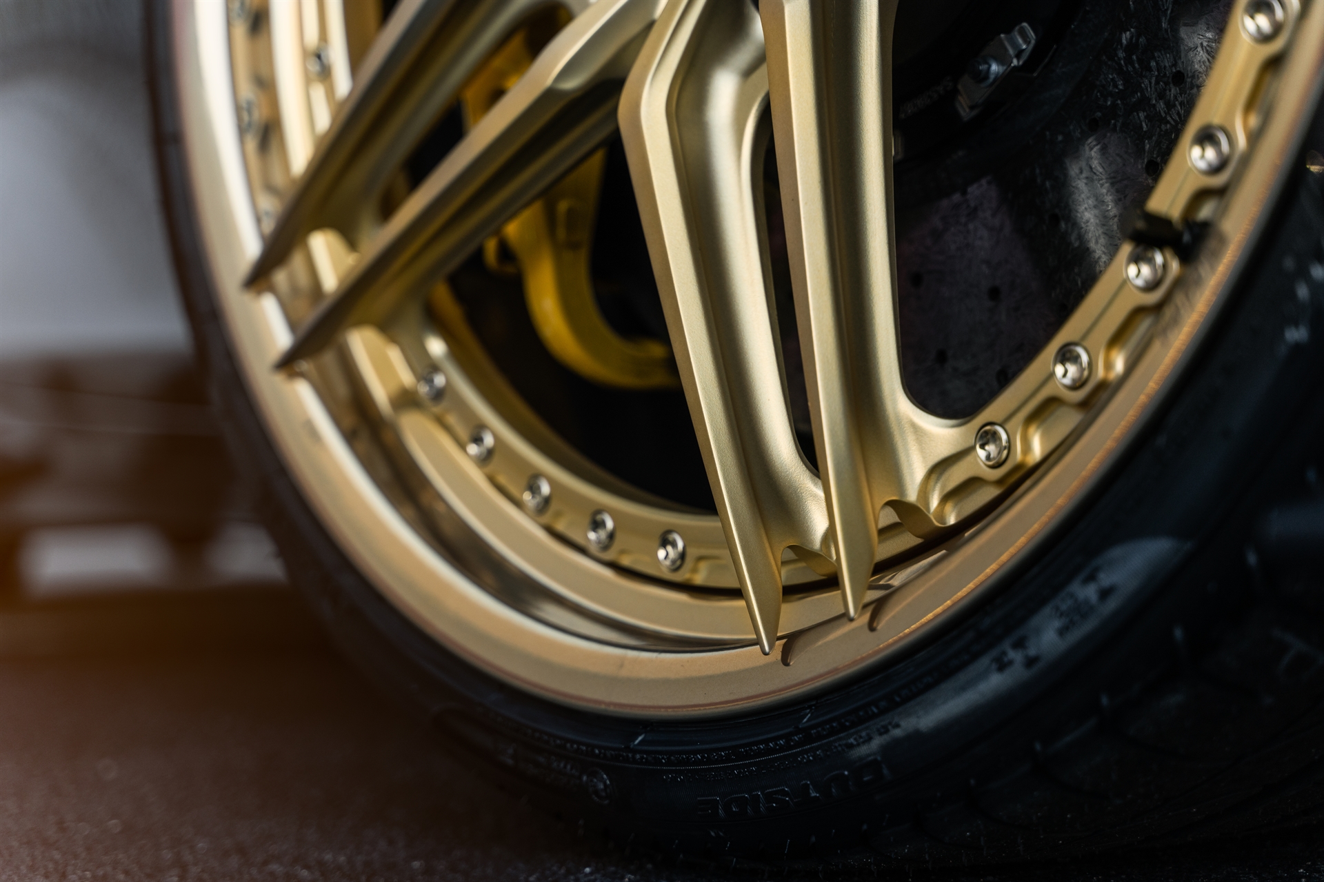 Ferrari F8 | Nero | on HRE P107SC | Frozen Polished Gold