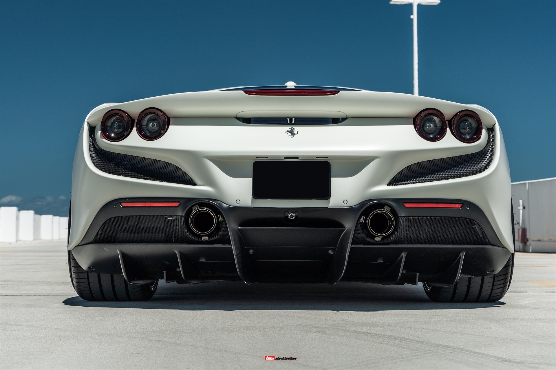 Ferrari F8 | Bianco Avus | HRE S104SC | Frozen Dark Clear