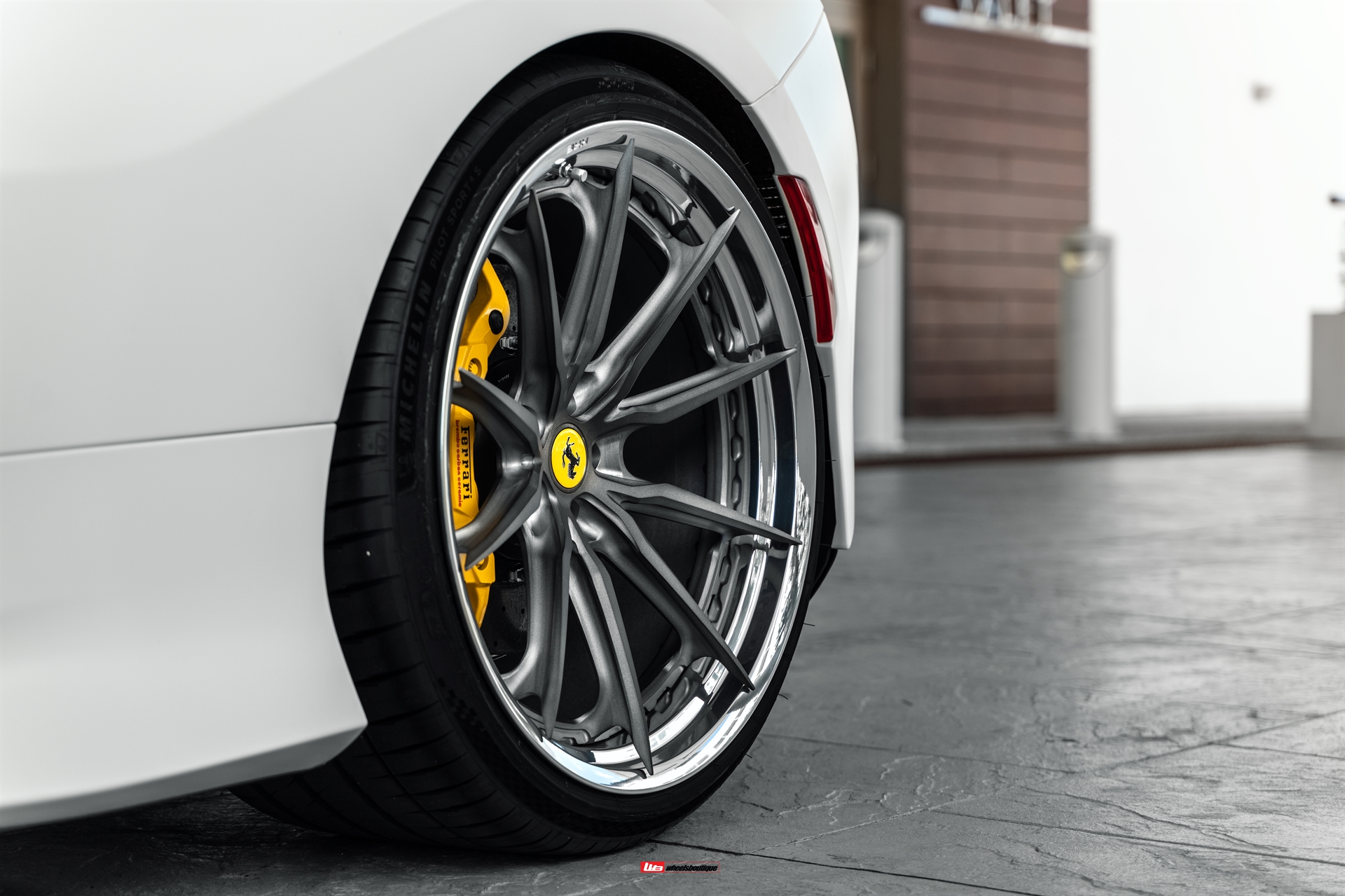 Ferrari F8 | Bianco Avus | HRE S104SC | Frozen Dark Clear