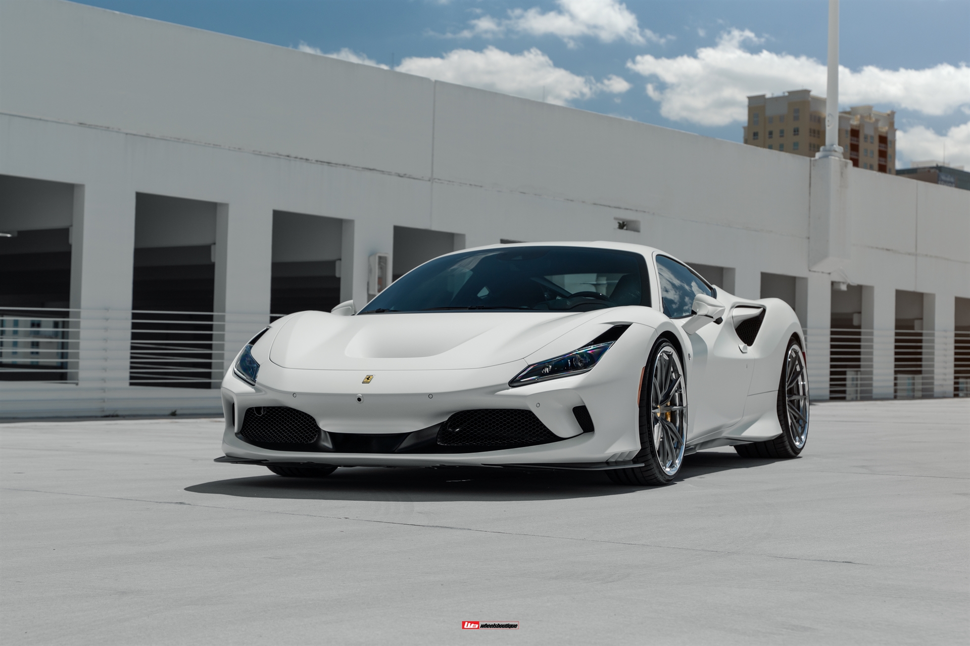 Ferrari F8 | Bianco Avus | HRE S104SC | Frozen Dark Clear