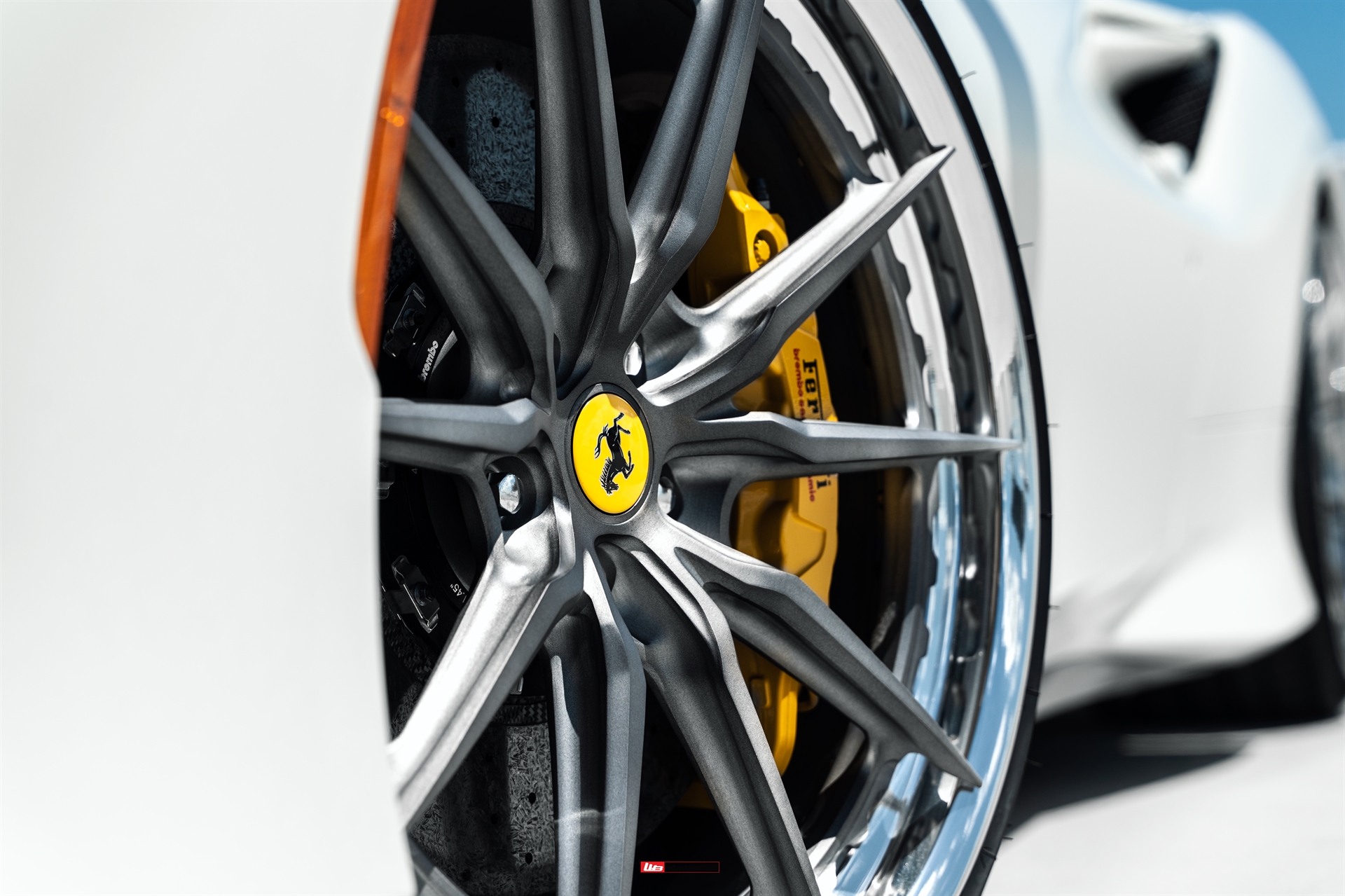 Ferrari F8 | Bianco Avus | HRE S104SC | Frozen Dark Clear