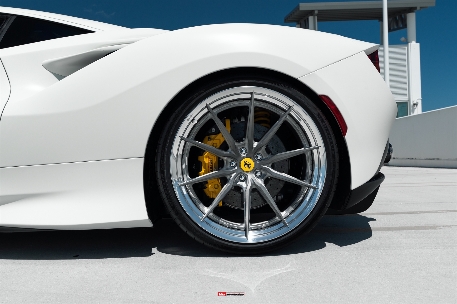 Ferrari F8 | Bianco Avus | HRE S104SC | Frozen Dark Clear