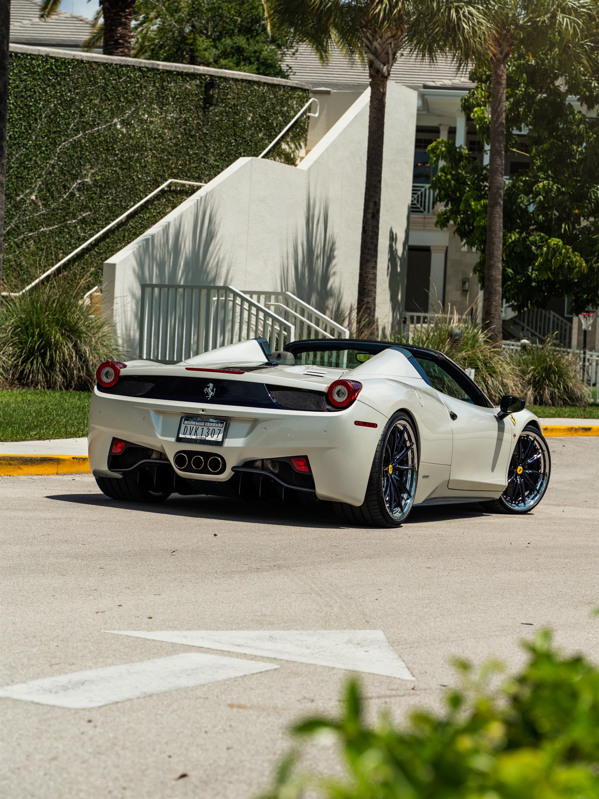 Ferrari 458 | Bianco Fuji | on HRE S104SC | Custom PPG Blue