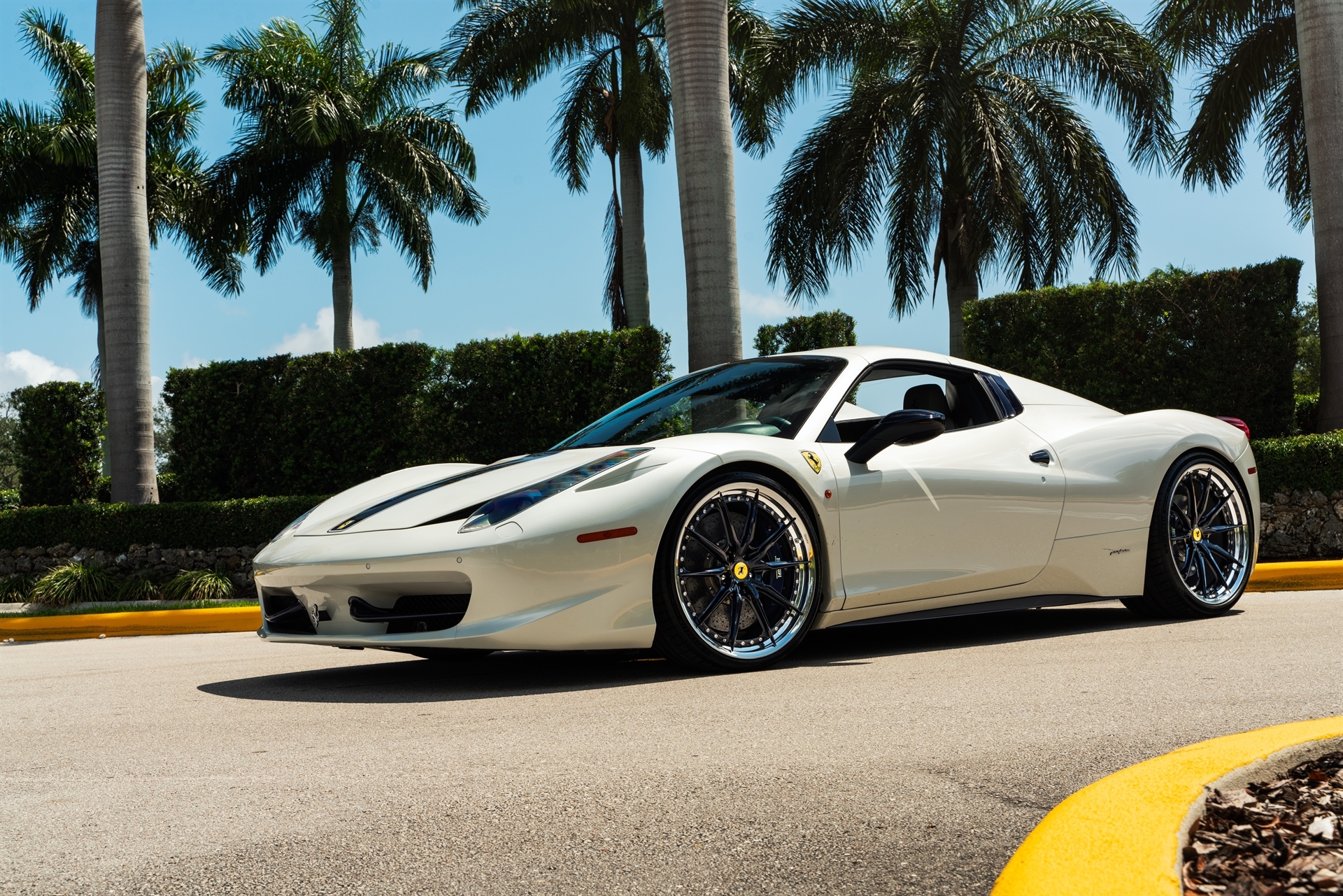 Ferrari 458 | Bianco Fuji | on HRE S104SC | Custom PPG Blue