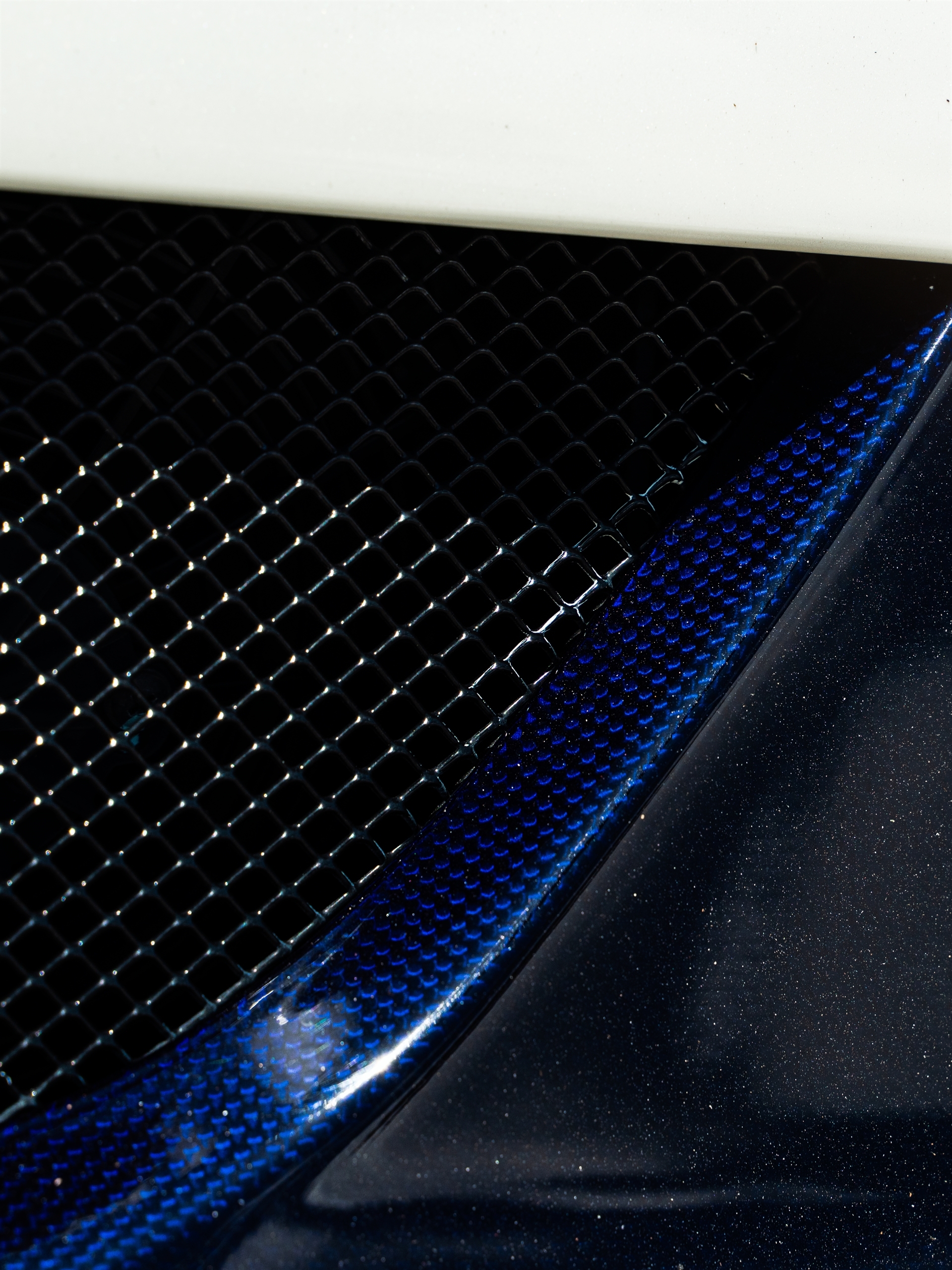 Ferrari 458 | Bianco Fuji | on HRE S104SC | Custom PPG Blue