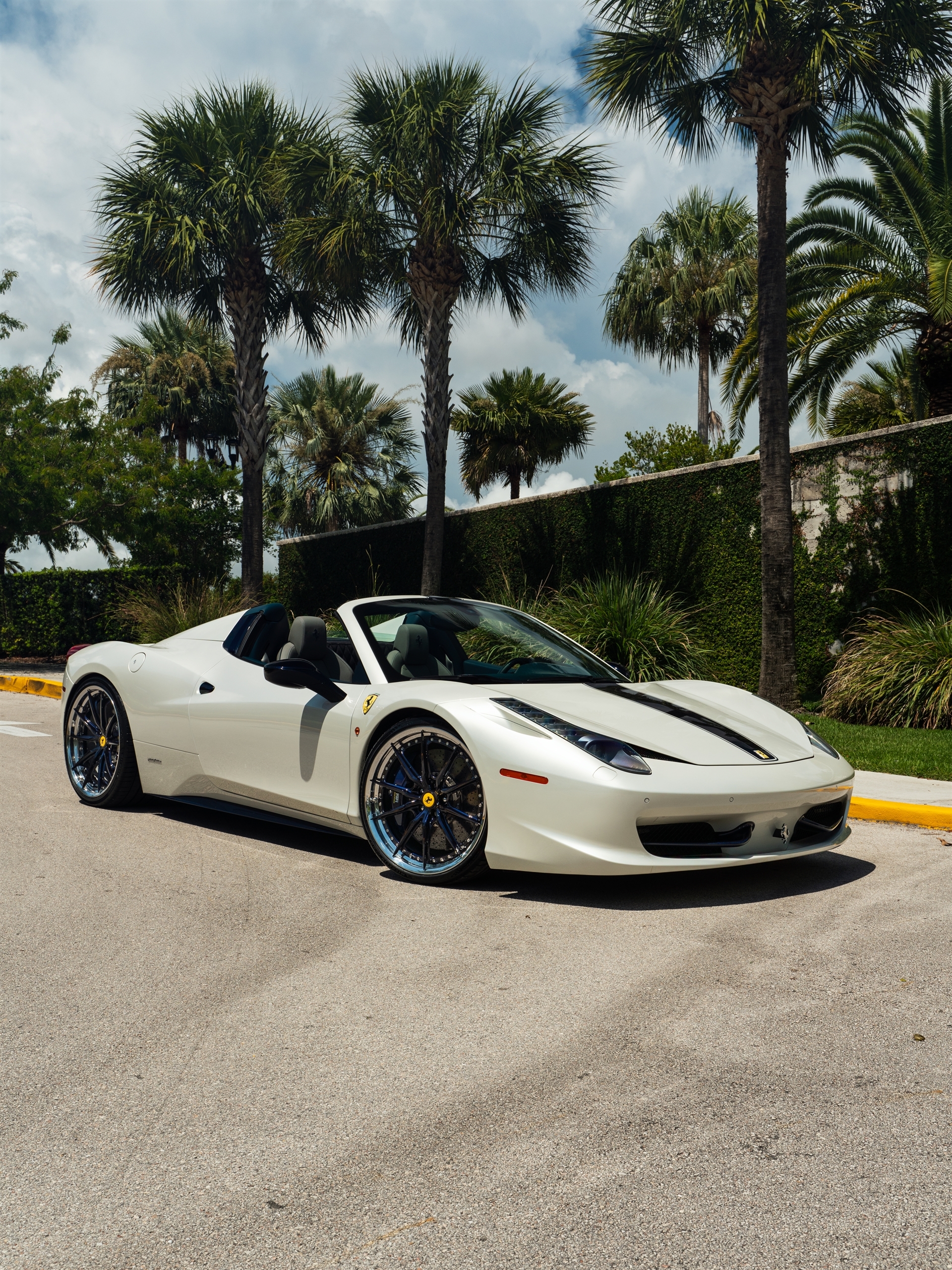 Ferrari 458 | Bianco Fuji | on HRE S104SC | Custom PPG Blue