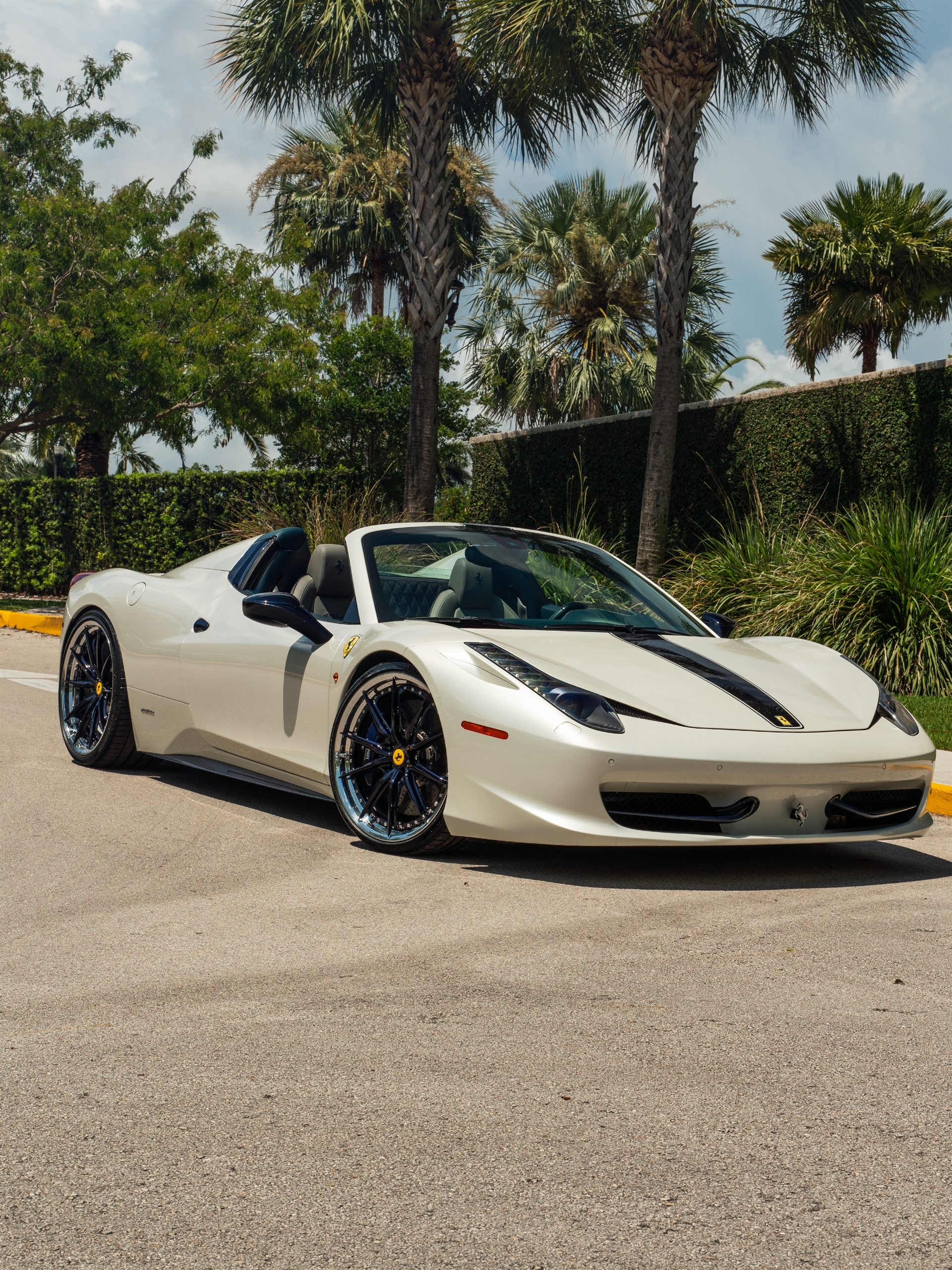 Ferrari 458 | Bianco Fuji | on HRE S104SC | Custom PPG Blue