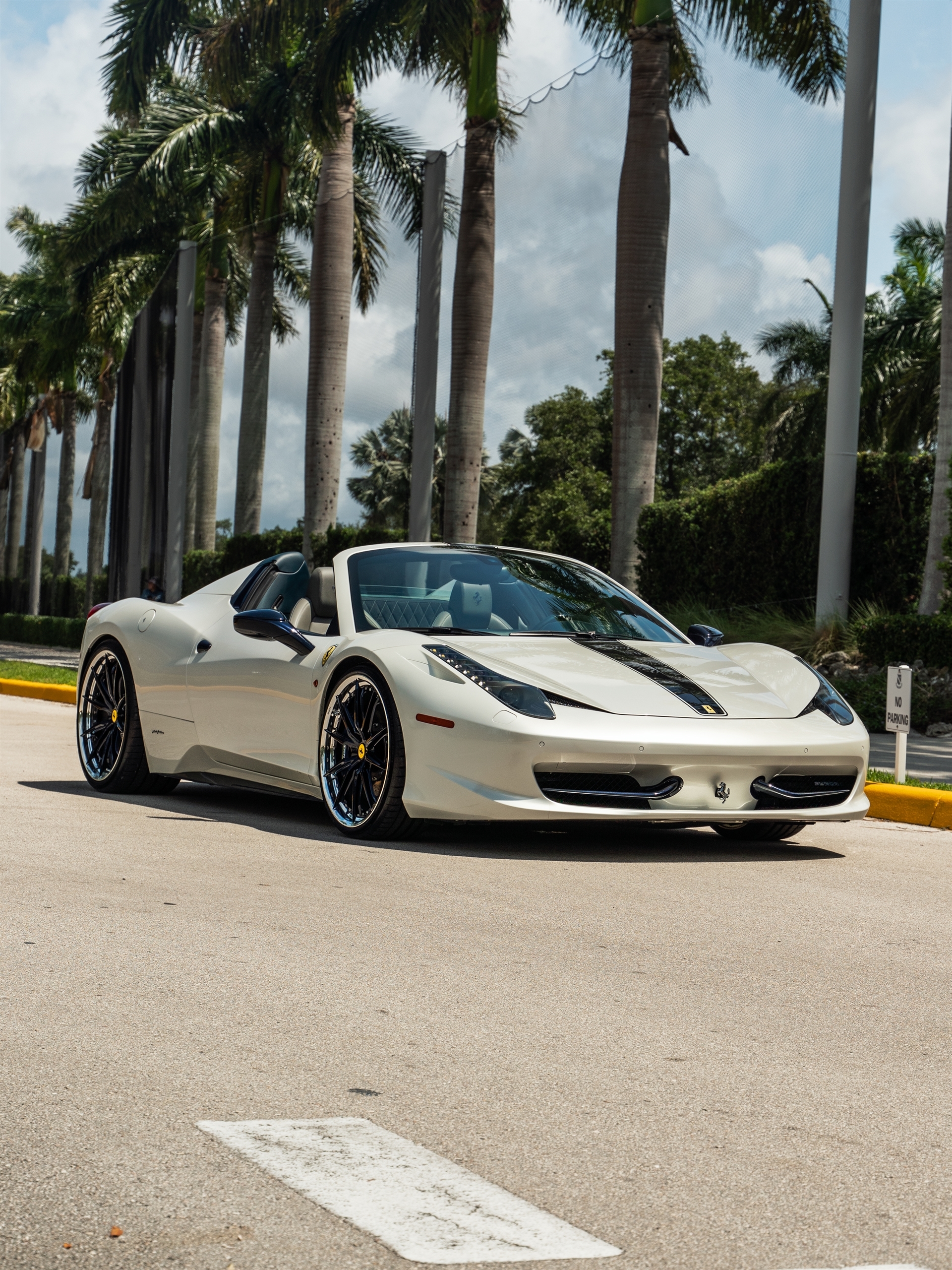 Ferrari 458 | Bianco Fuji | on HRE S104SC | Custom PPG Blue